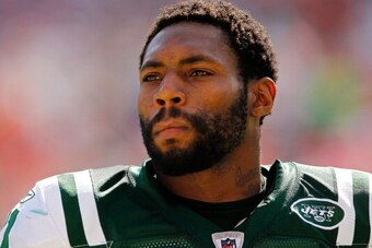 MIAMI GARDENS, FL - JANUARY 01:   Antonio Cromartie #31 of the New York Jets looks on during a game against the Miami Dolphins at Sun Life Stadium on January 1, 2012 in Miami Gardens, Florida.  (Photo by Mike Ehrmann/Getty Images)