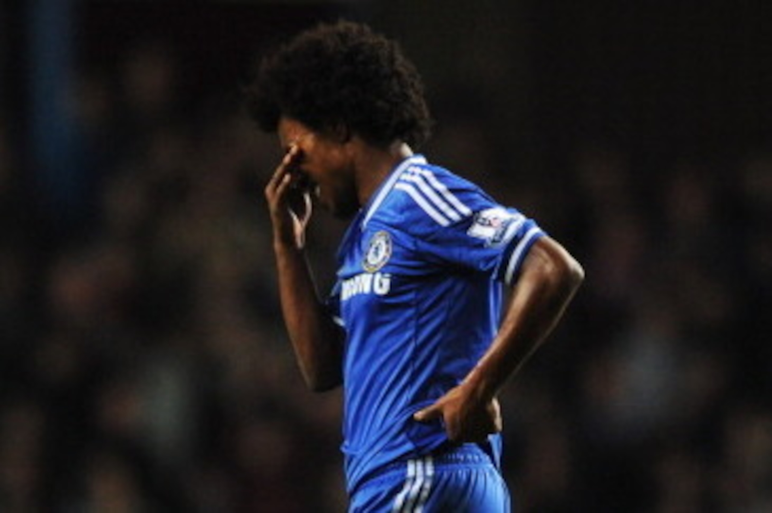 BIRMINGHAM, ENGLAND - MARCH 15: Willian of Chelsea looks depsondent as he is sent off during the Barclays Premier League match between Aston Villa and Chelsea at Villa Park on March 15, 2014 in Birmingham, England. (Photo by Chris Brunskill/Getty Images BIRMINGHAM, ENGLAND - MARCH 15: Willian of Chelsea looks depsondent as he is sent off during the Barclays Premier League match between Aston Villa and Chelsea at Villa Park on March 15, 2014 in Birmingham, England. (Photo by Chris Brunskill/Getty Images