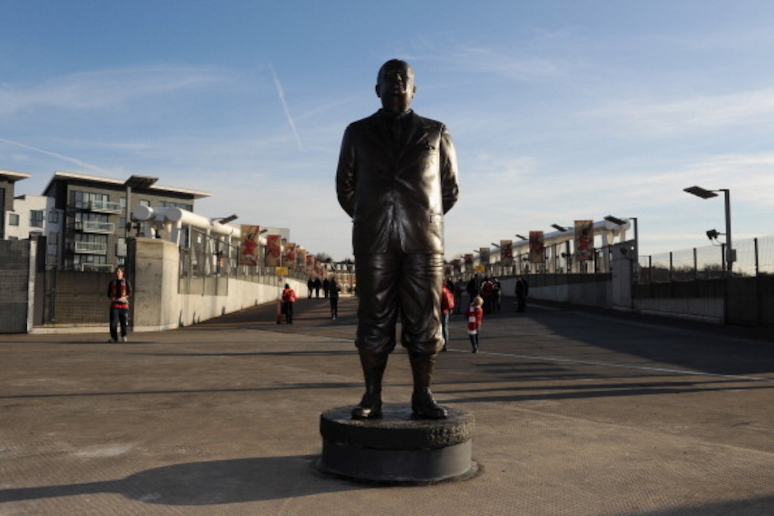 LONDON, ENGLAND - DECEMBER 10: Former Arsenal manager, Herbert Chapman's statue is seen outside the stadium ahead of the Barclays Premier League match between Arsenal and Everton at Emirates Stadium on December 10, 2011 in London, England.  (Photo by Mich