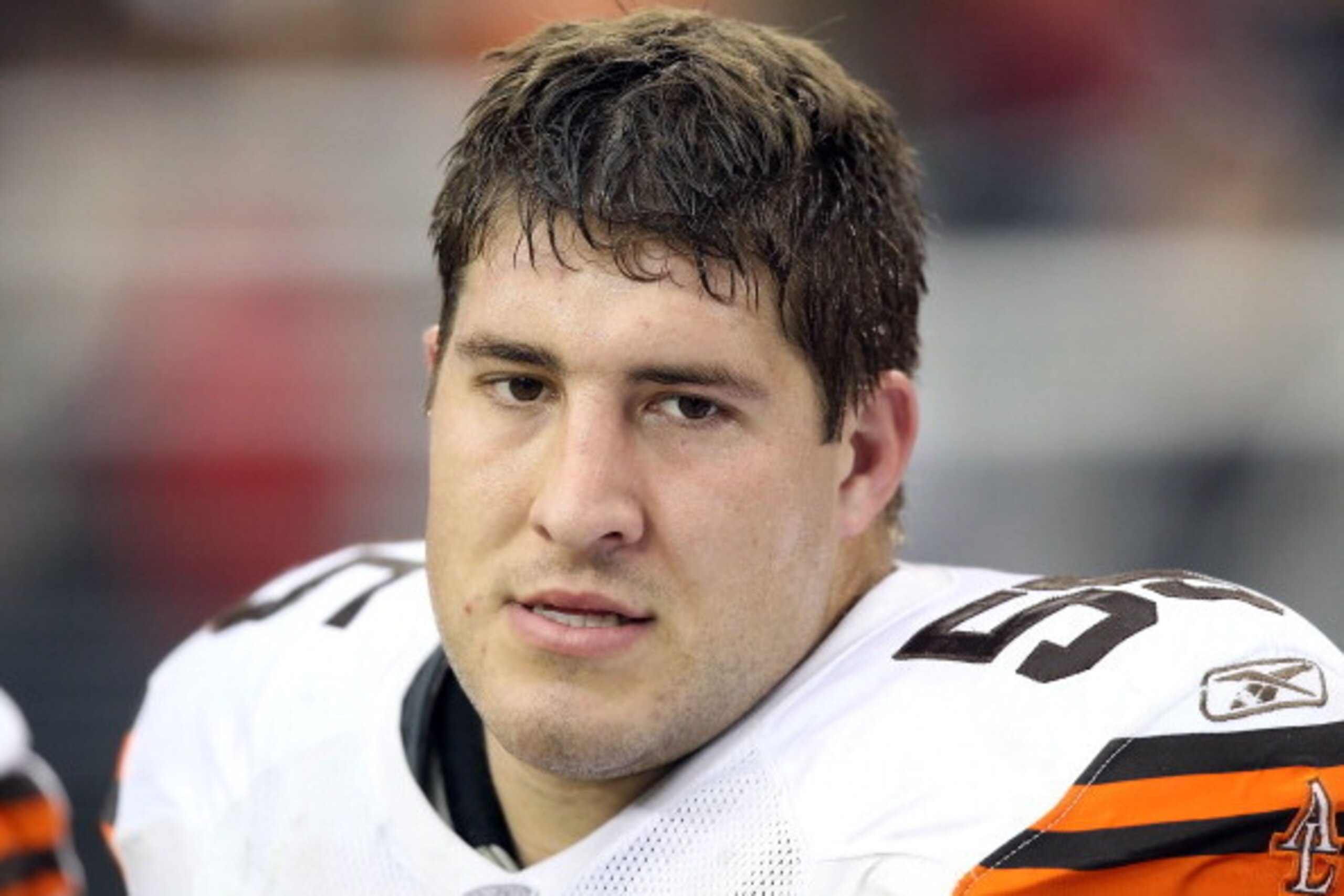 GLENDALE, AZ - DECEMBER 18:  Center Alex Mack #55 of the Cleveland Browns during the NFL game against the Arizona Cardinals at the University of Phoenix Stadium on December 18, 2011 in Glendale, Arizona. The Cardinals defeated the Browns 20-17 in overtime