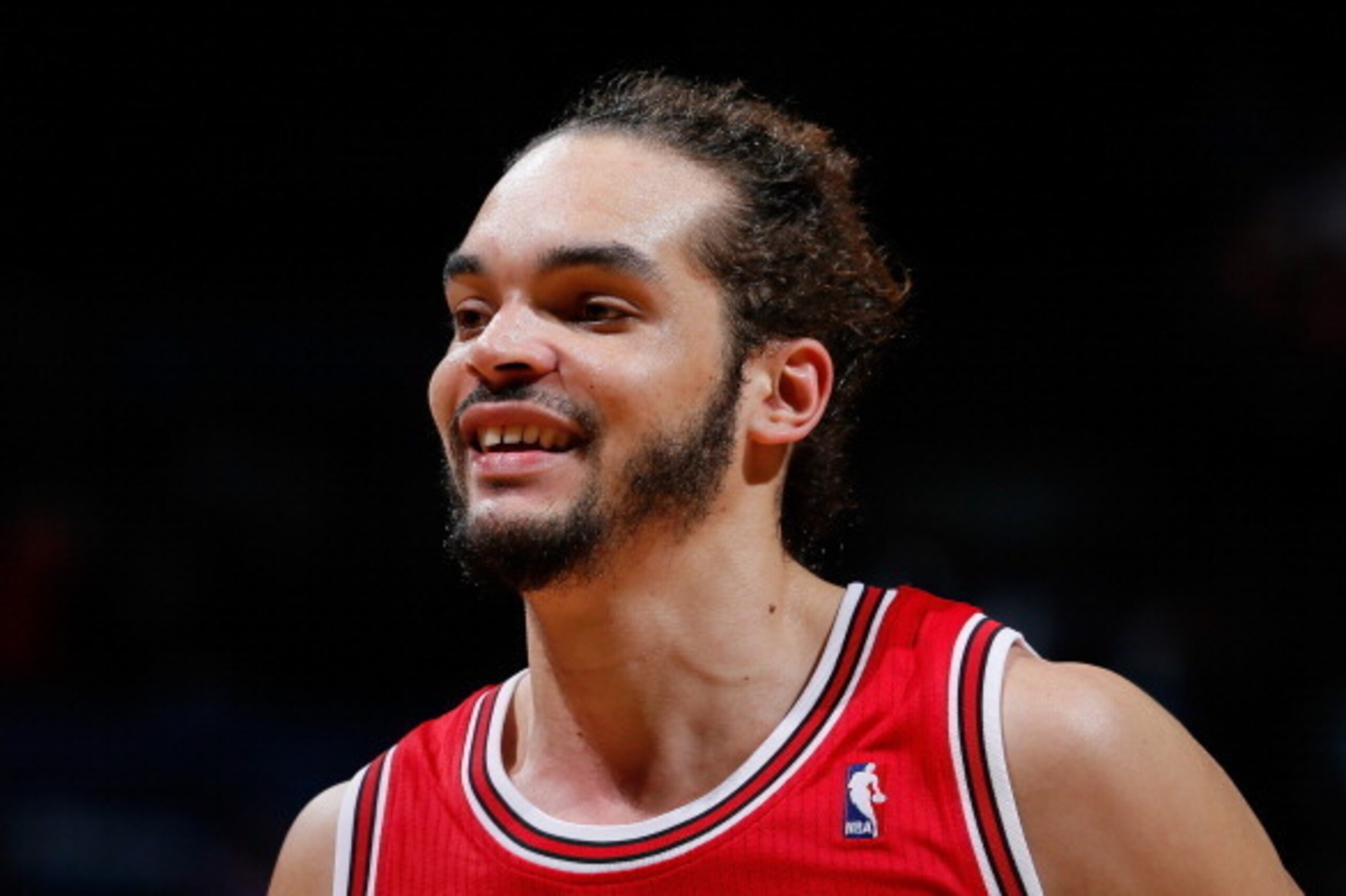 ATLANTA, GA - FEBRUARY 25:  Joakim Noah #13 of the Chicago Bulls celebrates in the final seconds of their 107-103 win over the Atlanta Hawks at Philips Arena on February 25, 2014 in Atlanta, Georgia.  NOTE TO USER: User expressly acknowledges and agrees t