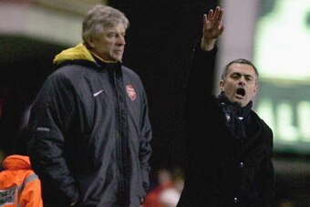 LONDON - DECEMBER 18:  Arsenal Manager Arsene Wenger (L) and Chelsea Manager Jose Mourinho (R) give instructions from the sidelines during the Barclays Premiership match between Arsenal and Chelsea at Highbury on December 18, 2005 in London, England.  (Ph
