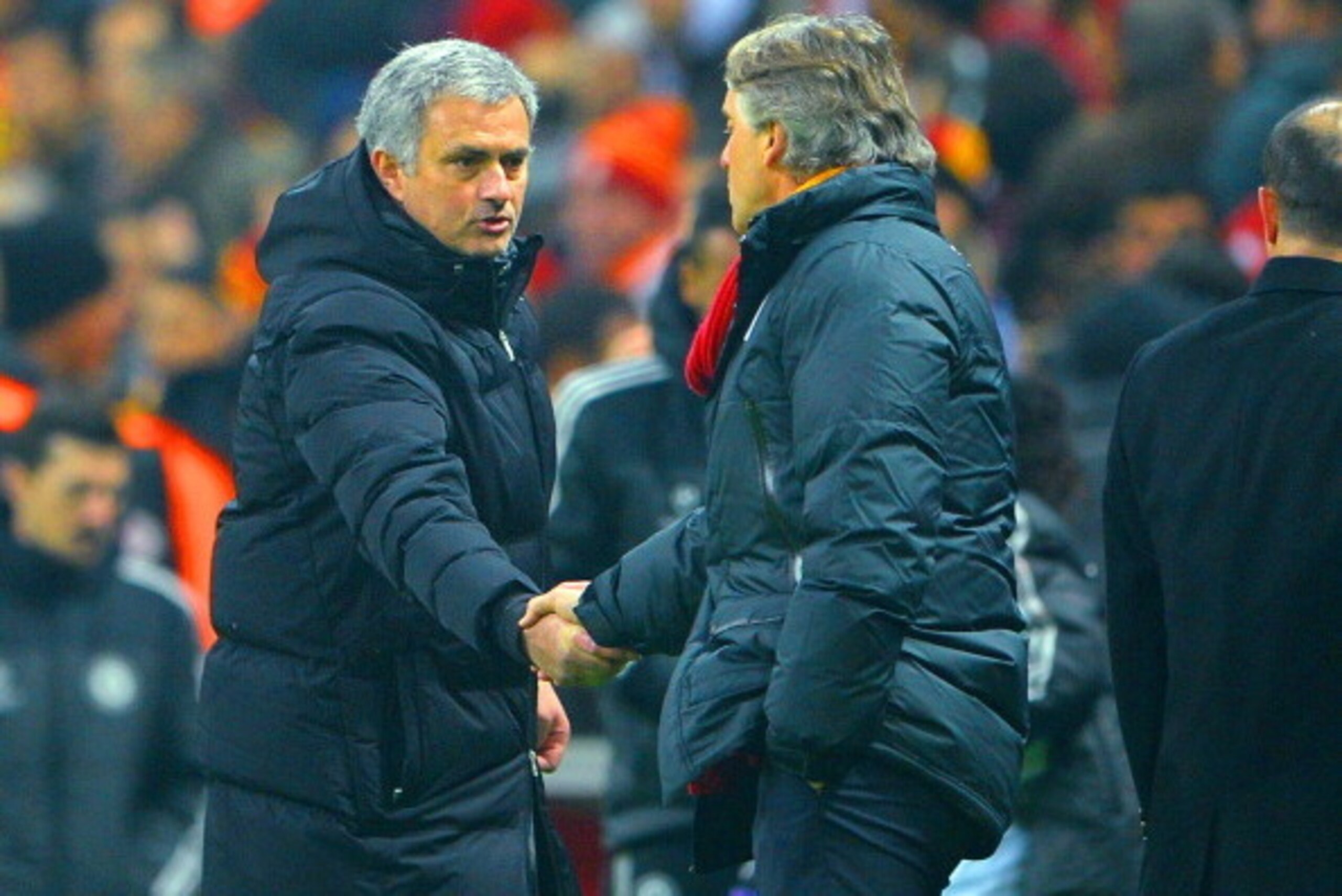 ISTANBUL, TURKEY - FEBRUARY 26:  Jose Mourinho manager of Chelsea shakes hands with Head Coach Roberto Mancini of Galatasaray at the final whistle during the UEFA Champions League Round of 16 first leg match between Galatasaray AS and Chelsea at Ali Sami 