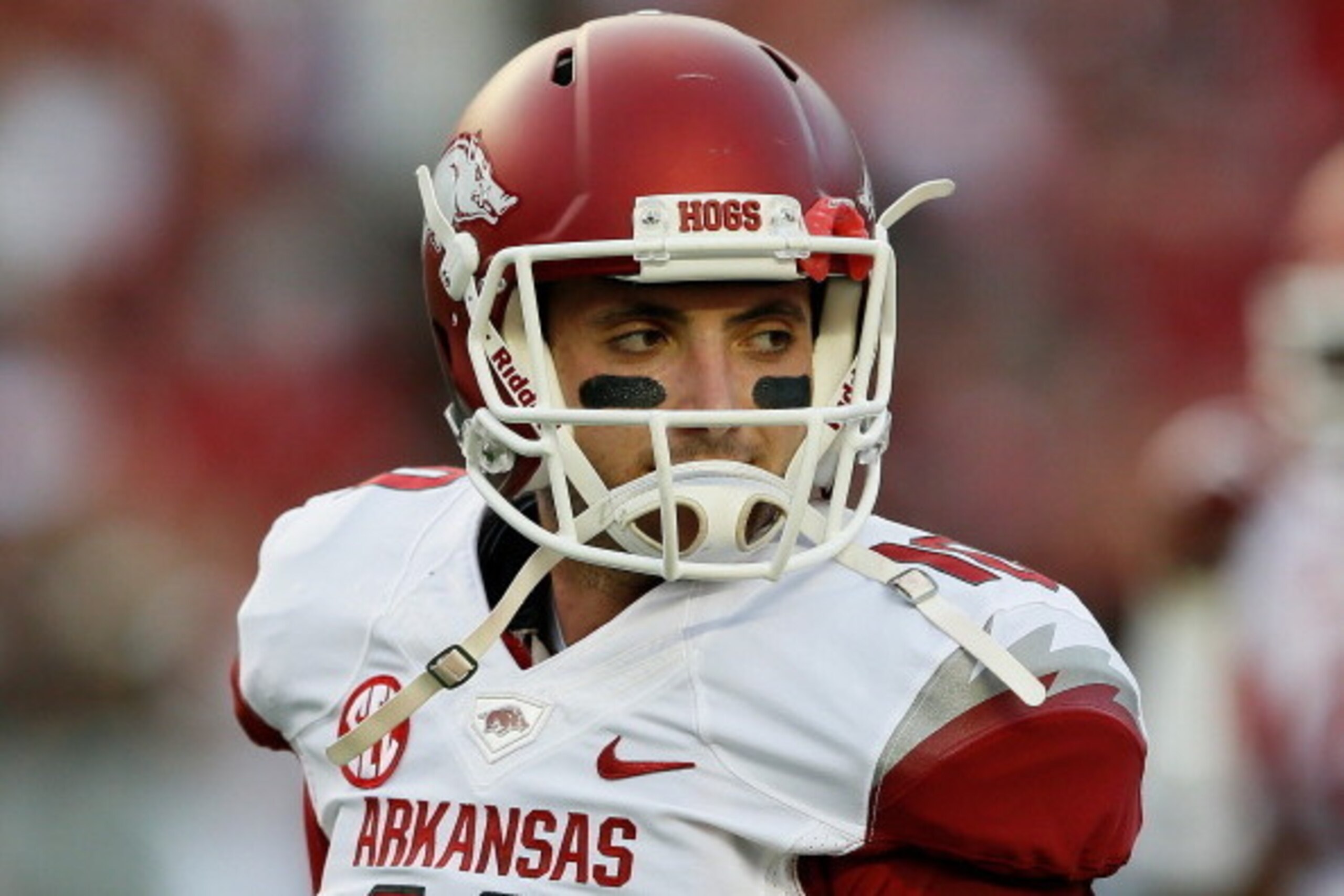TUSCALOOSA, AL - OCTOBER 19:  Brandon Allen #10 of the Arkansas Razorbacks warms up prior to facing the Alabama Crimson Tide at Bryant-Denny Stadium on October 19, 2013 in Tuscaloosa, Alabama.  (Photo by Kevin C. Cox/Getty Images)