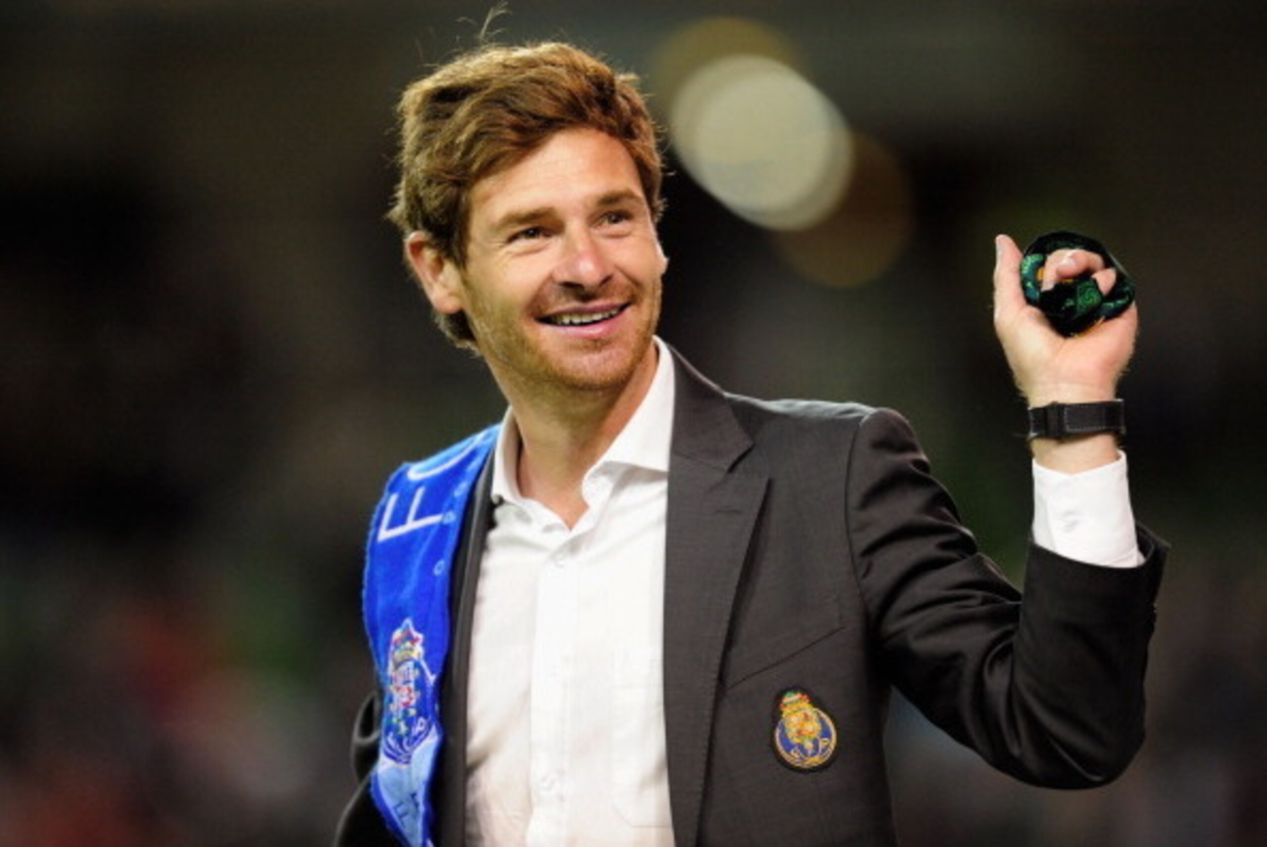 DUBLIN, IRELAND - MAY 18:  FC Porto Head Coach, Andre Villas Boas celebrates victory during the UEFA Europa League Final between FC Porto and SC Braga at Dublin Arena on May 18, 2011 in Dublin, Ireland.  (Photo by Jamie McDonald/Getty Images)