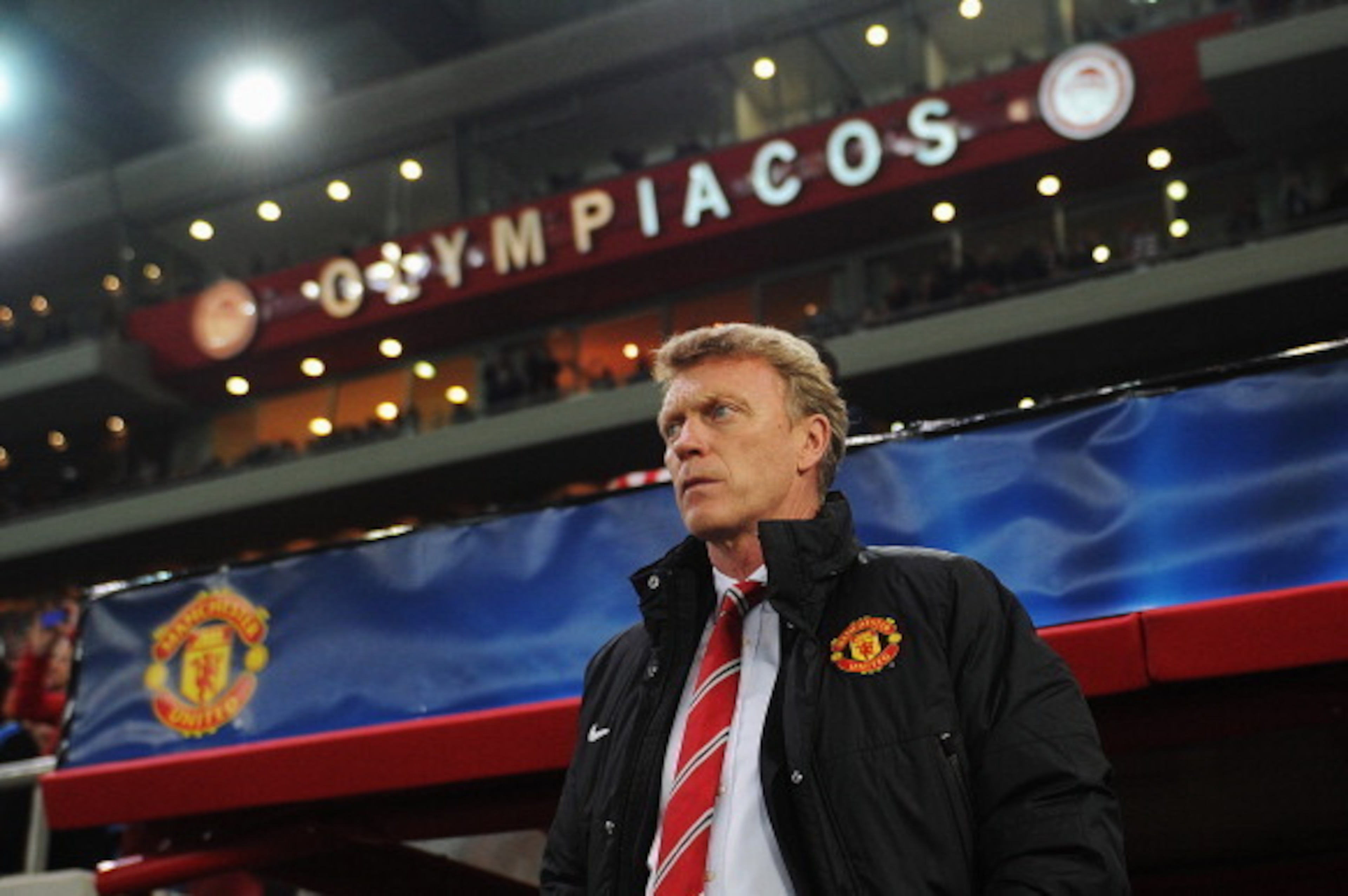 PIRAEUS, GREECE - FEBRUARY 25: Manchester United manager David Moyes looks on before the UEFA Champions League Round of 16 first leg match between Olympiacos FC and Manchester United at Karaiskakis Stadium on February 25, 2014 in Piraeus, Greece. (Photo PIRAEUS, GREECE - FEBRUARY 25: Manchester United manager David Moyes looks on before the UEFA Champions League Round of 16 first leg match between Olympiacos FC and Manchester United at Karaiskakis Stadium on February 25, 2014 in Piraeus, Greece. (Photo