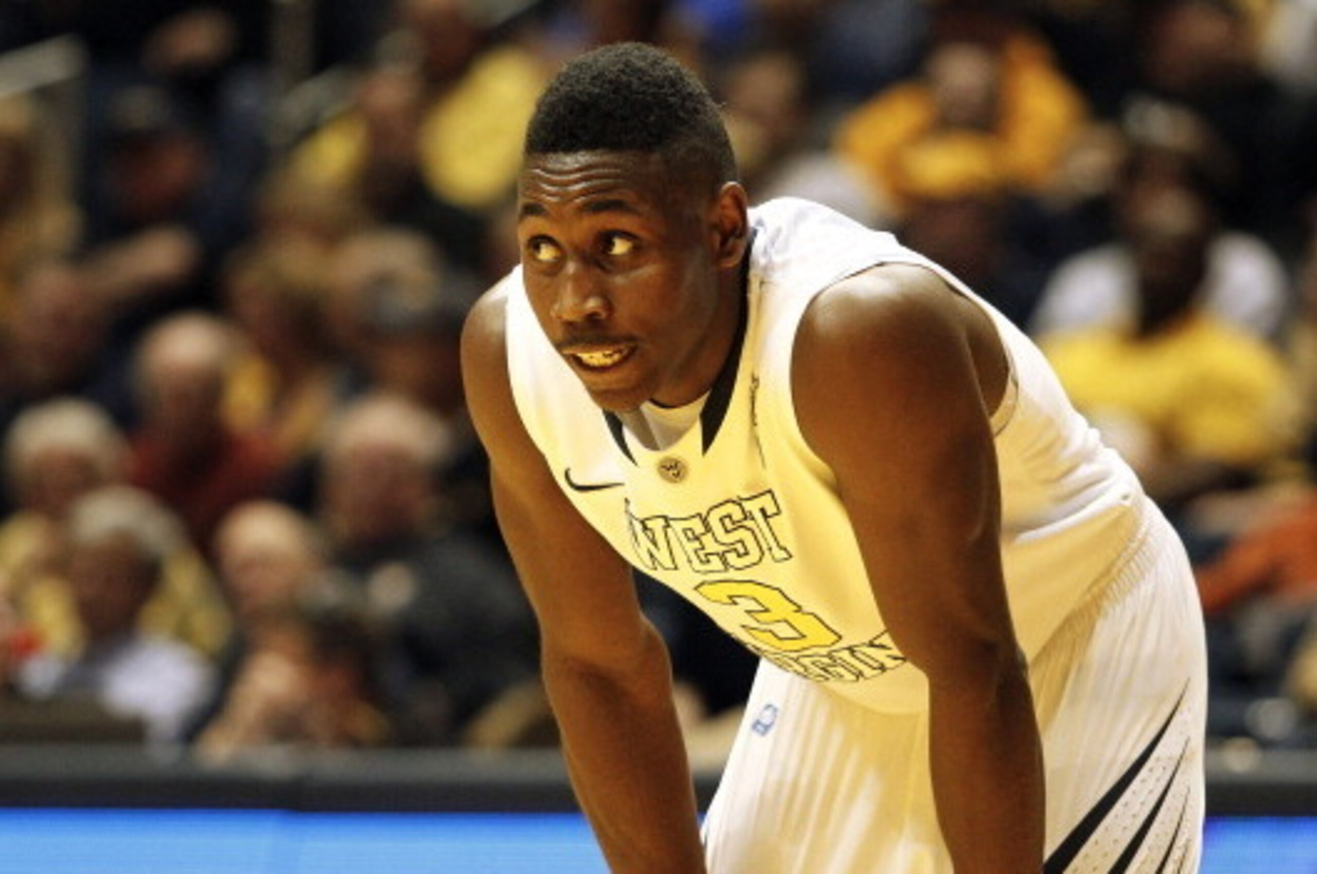 MORGANTOWN, WV - DECEMBER 10:  Juwan Staten #3 of the West Virginia Mountaineers looks on against the Gonzaga Bulldogs at the WVU Coliseum on December 10, 2013 in Morgantown, West Virginia.  (Photo by Justin K. Aller/Getty Images)