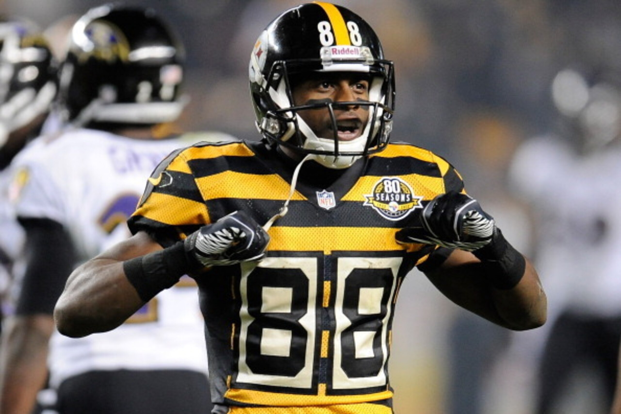 PITTSBURGH, PA - NOVEMBER 18 :  Emmanuel Sanders #88 of the Pittsburgh Steelers reacts after a first down catch during the third quarter against the Baltimore Ravens on November 18, 2012 at Heinz Field in Pittsburgh, Pennsylvania.  (Photo by Joe Sargent/G