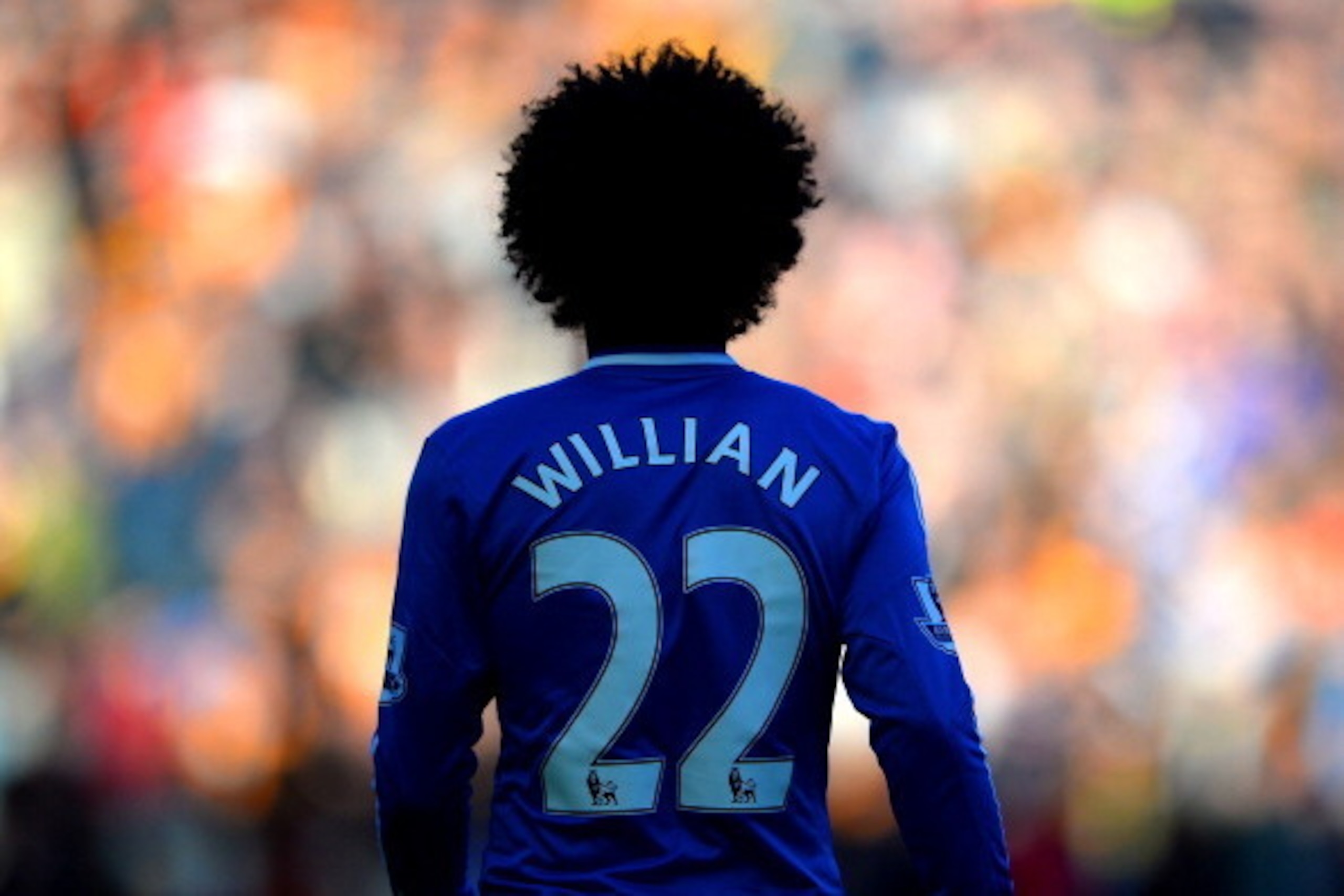 HULL, ENGLAND - JANUARY 11:  Willian of Chelsea looks on during the Barclays Premier League match between Hull City and Chelsea at KC Stadium on January 11, 2014 in Hull, England.  (Photo by Michael Regan/Getty Images)