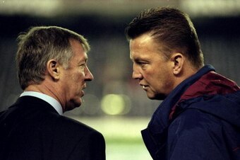 25 Nov 1998:  Manchester United manager Alex Ferguson comes face to face with Barcelona coach Louis van Gaal in the UEFA Champions League match at the Nou Camp in Barcelona, Spain. The game ended 3-3. \ Mandatory Credit: Shaun Botterill /Allsport