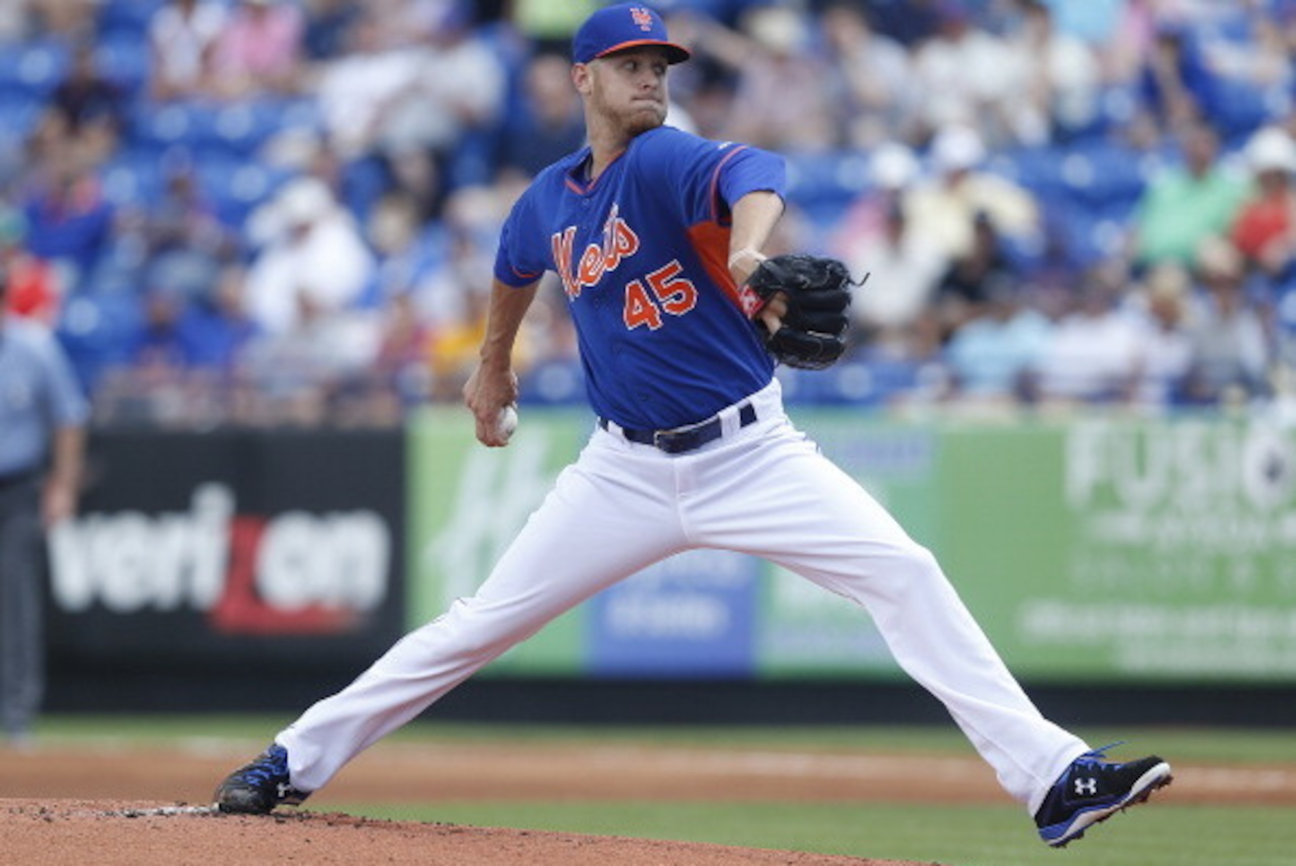 PORT ST. LUCIE, FL - MARCH 20: Zack Wheeler #45 of the New York Mets throws the ball against the Atlanta Braves in the first inning during a spring training game at Tradition Field on March 20, 2014 in Port St. Lucie, Florida.  (Photo by Joel Auerbach/Get