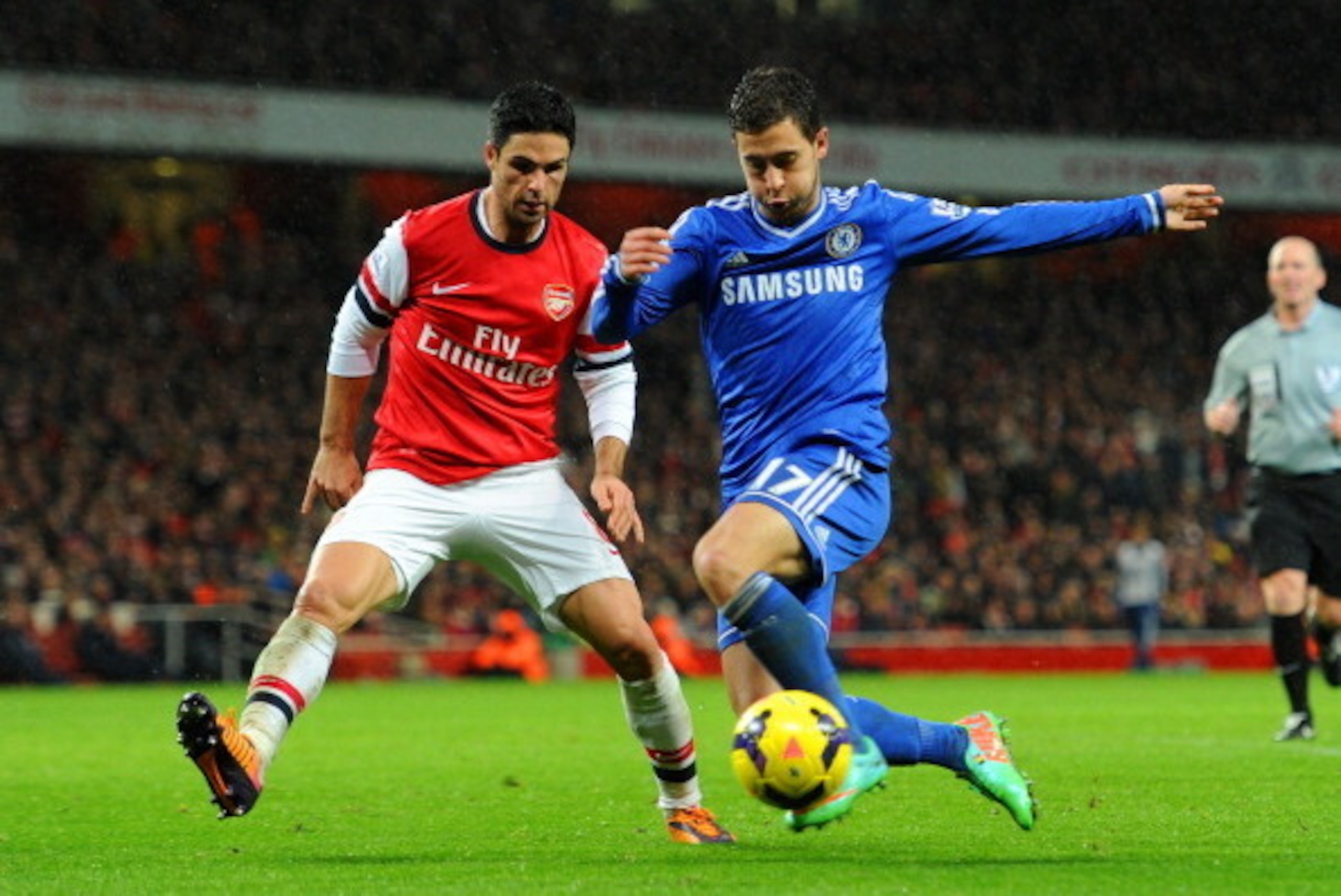 LONDON, ENGLAND - DECEMBER 23:  Mikel Arteta of Arsenal marshalls Eden Hazard of Chelsea during the Barclays Premier League match between Arsenal and Chelsea at Emirates Stadium on December 23, 2013 in London, England.  (Photo by Shaun Botterill/Getty Ima