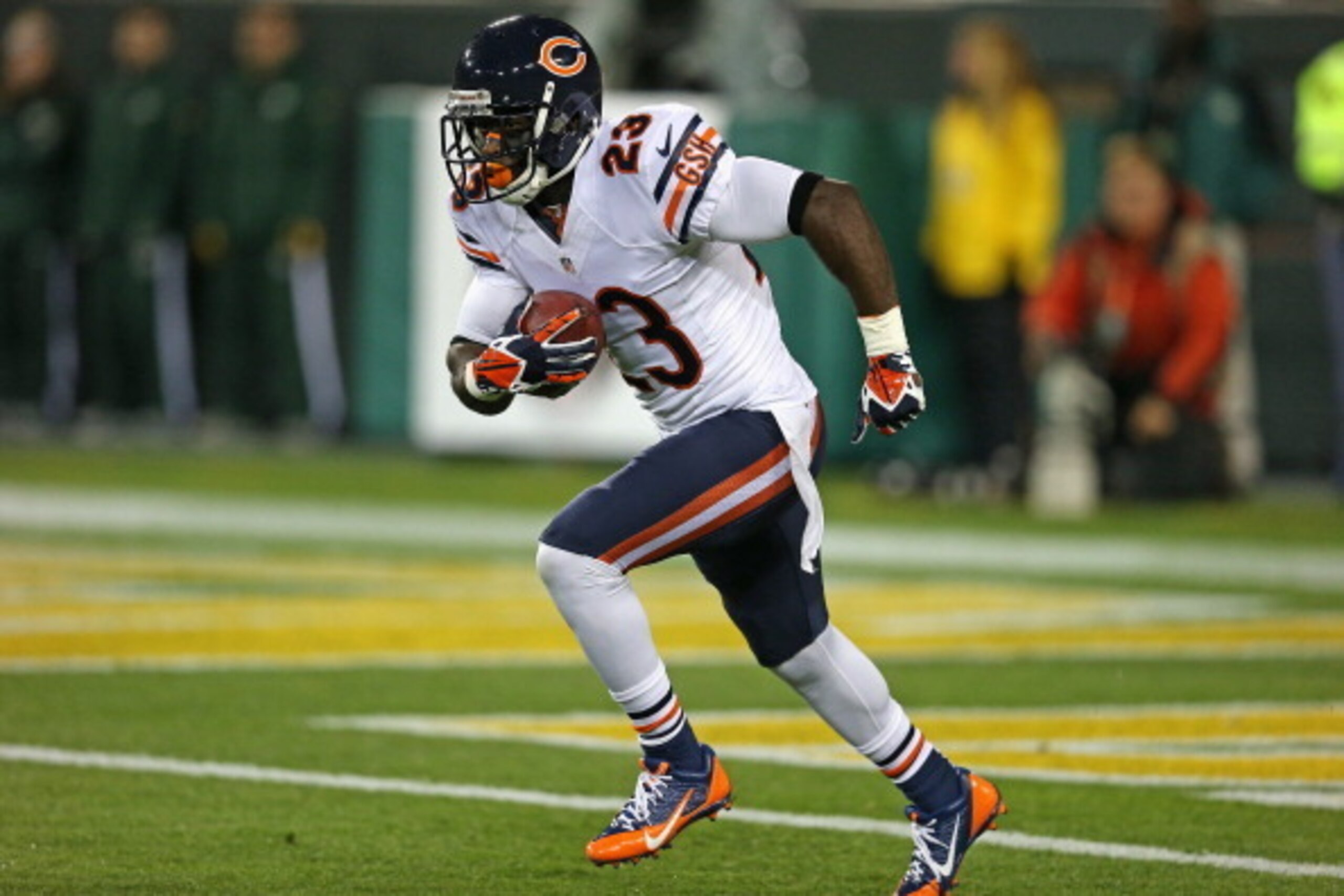 GREEN BAY, WI - NOVEMBER 04:  Devin Hester #23 of the Chicago Bears fields a punt against the Green Bay Packers at Lambeau Field on November 4, 2013 in Green Bay, Wisconsin. The Bears defeated the Packers 27-20.  (Photo by Jonathan Daniel/Getty Images)
