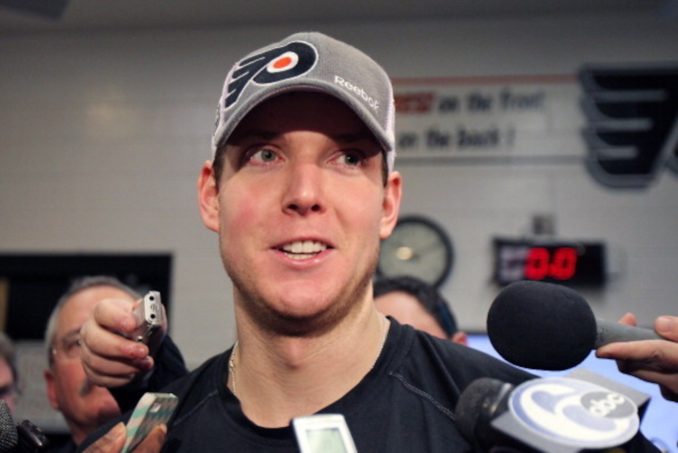 PHILADELPHIA, PA - JANUARY 08:  Steve Mason #35 of the Philadelphia Flyers speaks to the media after defeating the Montreal Canadiens 3-1 on January 8, 2014 at the Wells Fargo Center in Philadelphia, Pennsylvania.  (Photo by Len Redkoles/NHLI via Getty Im