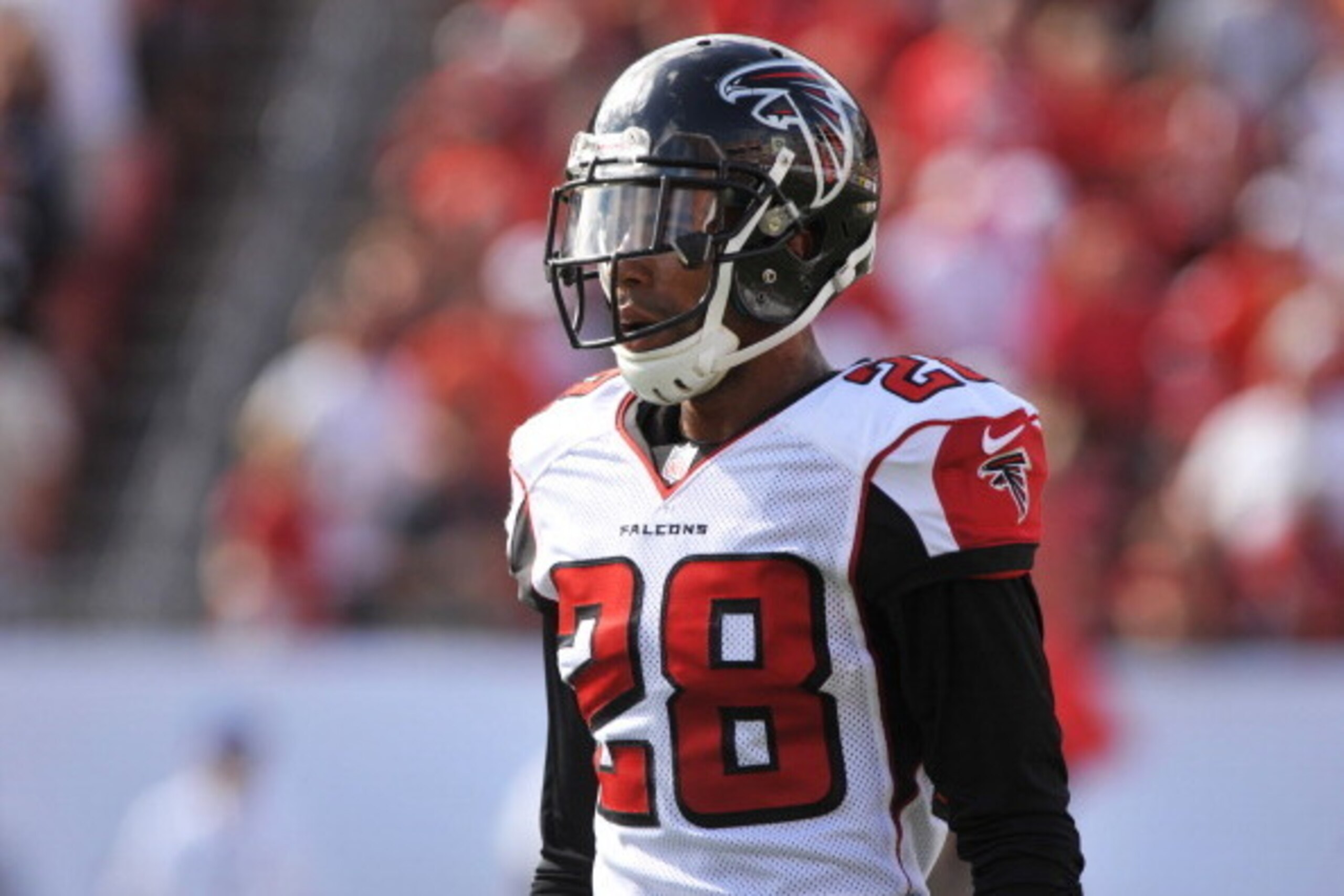 TAMPA, FL -  NOVEMBER 17:  Safety Thomas DeCoud #28 of the Atlanta Falcons sets on defense against the Tampa Bay Buccaneers November 17, 2013 at Raymond James Stadium in Tampa, Florida. Tampa won 41- 28. (Photo by Al Messerschmidt/Getty Images)