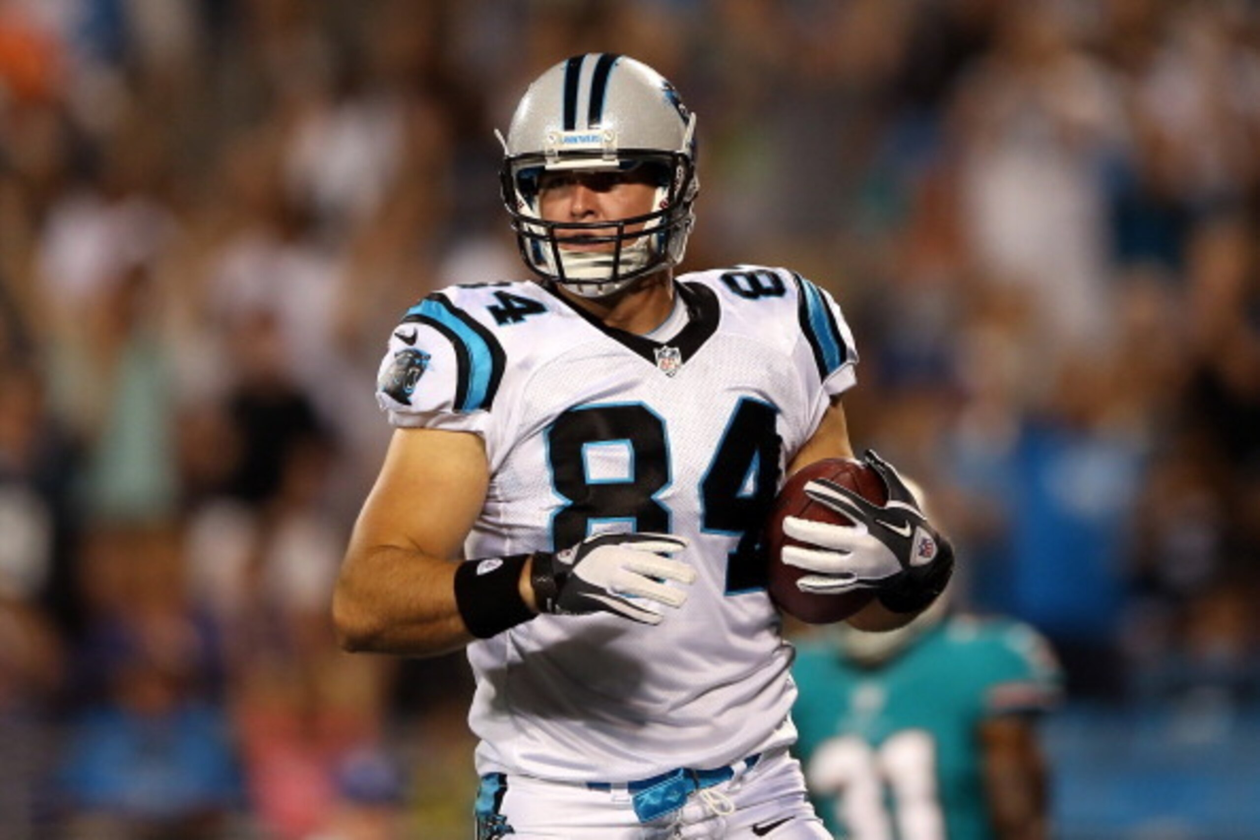 CHARLOTTE, NC - AUGUST 17:  Ben Hartsock #84 of the Carolina Panthers during their preseason game at Bank of America Stadium on August 17, 2012 in Charlotte, North Carolina.  (Photo by Streeter Lecka/Getty Images)