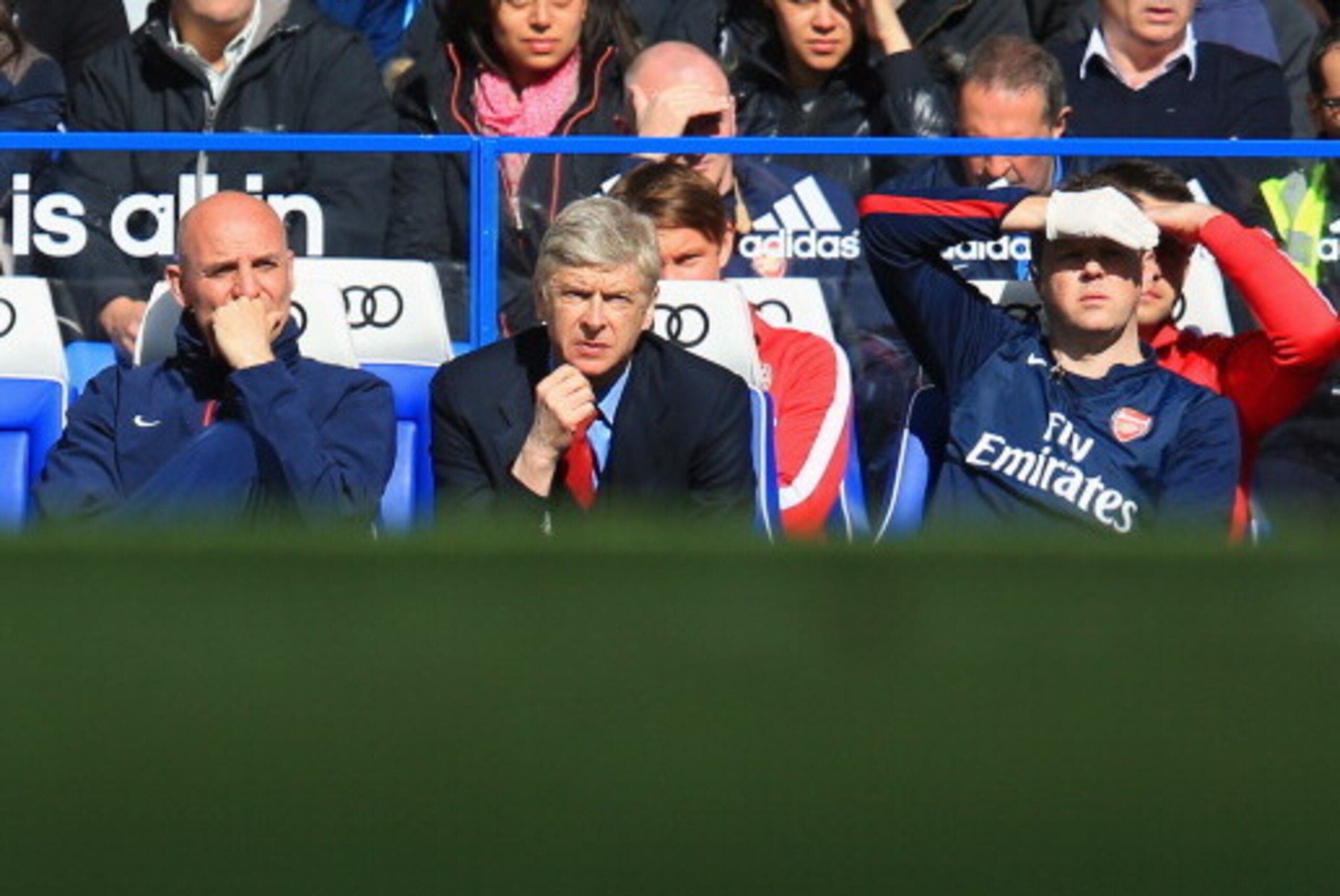 LONDON, ENGLAND - MARCH 22:  Arsene Wenger manager of Arsenal looks on during the Barclays Premier League match between Chelsea and Arsenal at Stamford Bridge on March 22, 2014 in London, England.  (Photo by Richard Heathcote/Getty Images)