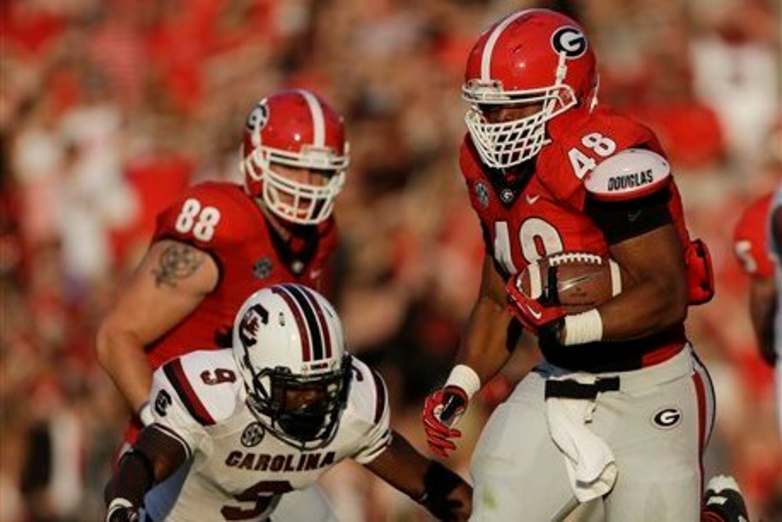 Quayvon Hicks rumbles for yardage.