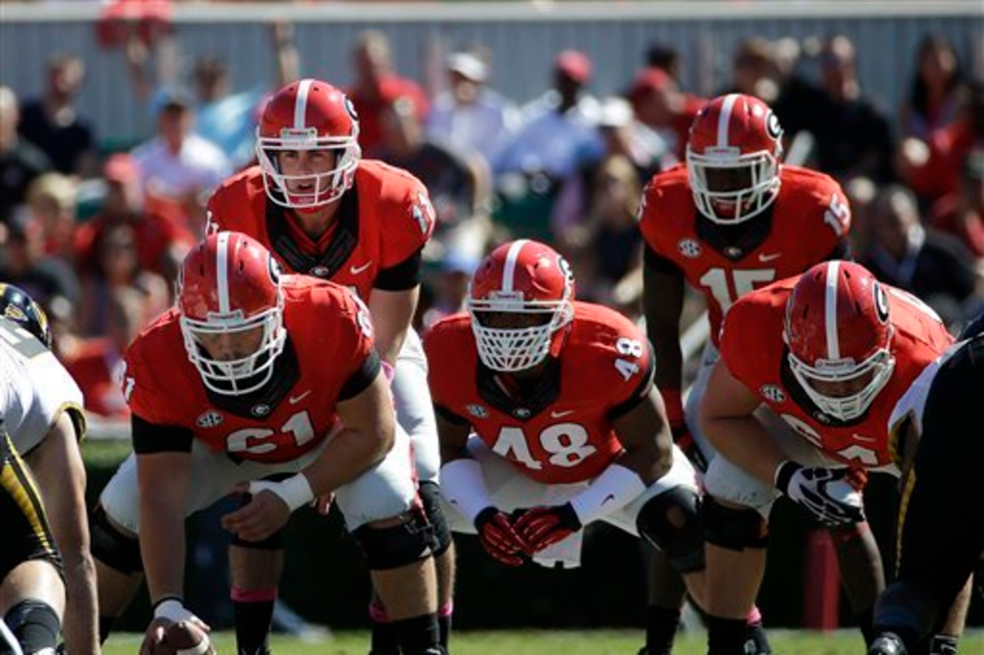 Hicks (48) struggled at times within Georgia's blocking schemes.