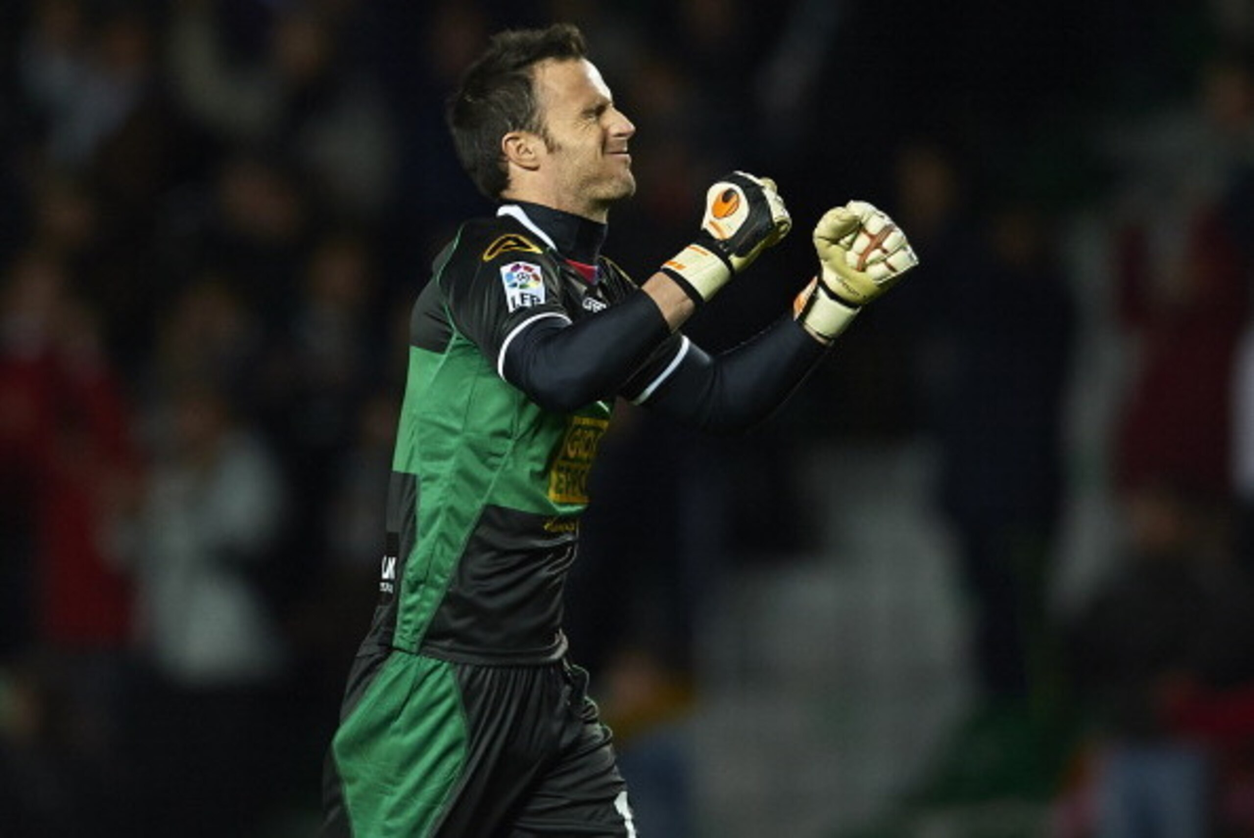 ELCHE, SPAIN - NOVEMBER 24: Manu Herrera of Elche celebrates during the La Liga match between Elche FC and Valencia CF at Manuel Martinez Valero on November 24, 2013 in Valencia, Spain.  (Photo by Manuel Queimadelos Alonso/Getty Images)