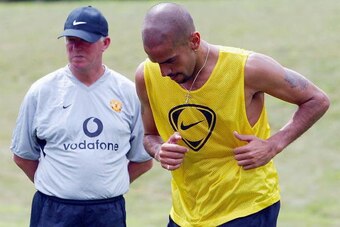 NEW YORK, NY - JULY 30:  Juan Sebastian Veron of Man Utd during trains in front of Sir Alex Ferguson during training ahead of the  Champions World Series game between Manchester United and Juventus on July 30, 2003 at The Rutgers Stadium in New Jersey, Ne
