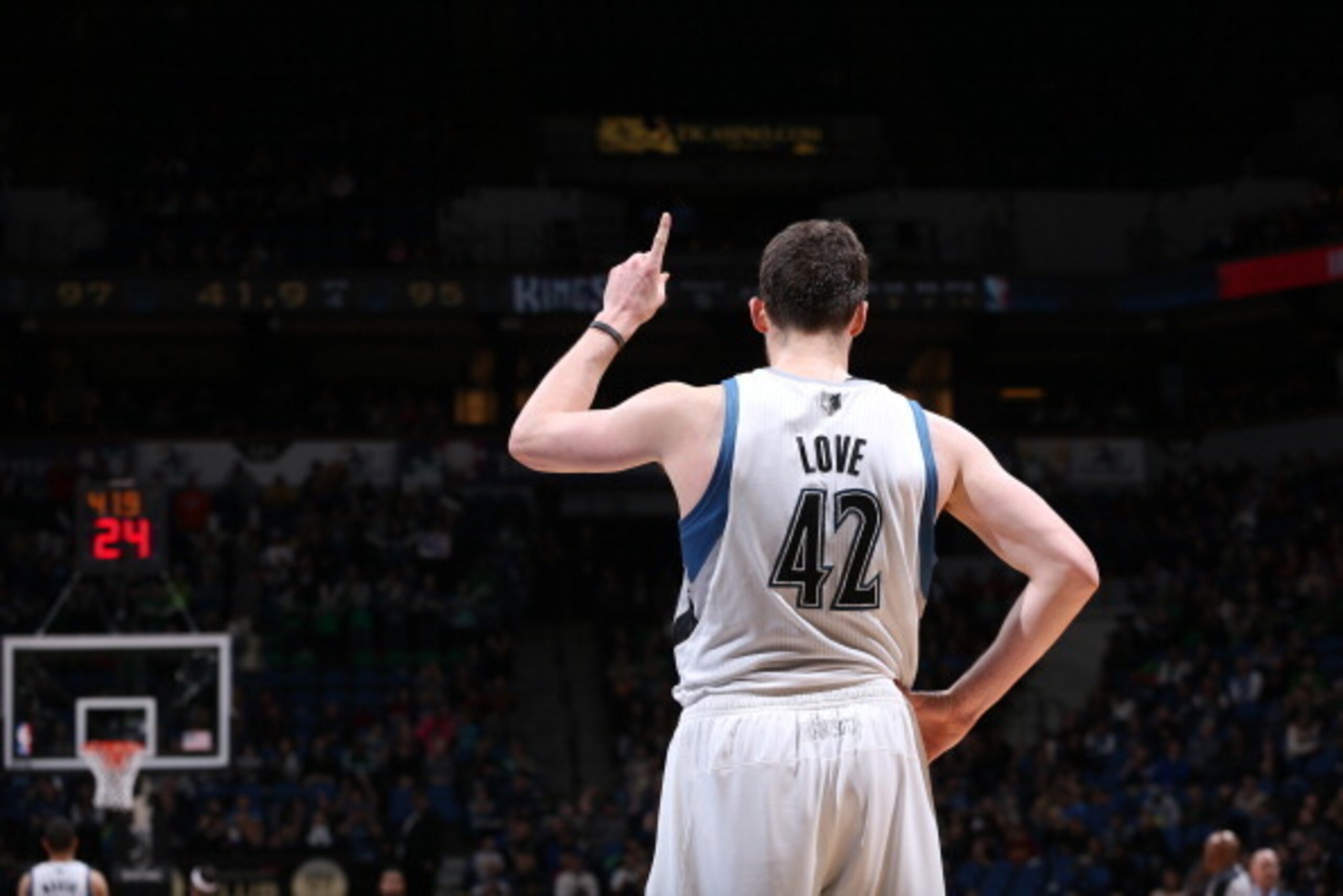 MINNEAPOLIS, MN - MARCH 16:  Kevin Love #42 of the Minnesota Timberwolves during the game against the Sacramento Kings on March 16, 2014 at Target Center in Minneapolis, Minnesota. NOTE TO USER: User expressly acknowledges and agrees that, by downloading 