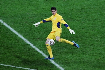 BUCHAREST, ROMANIA - MAY 09:  Thibault Courtois of Atletico Madrid in action during the UEFA Europa League Final between Atletico Madrid and Athletic Bilbao at the National Arena on May 9, 2012 in Bucharest, Romania.  (Photo by Scott Heavey/Getty Images)