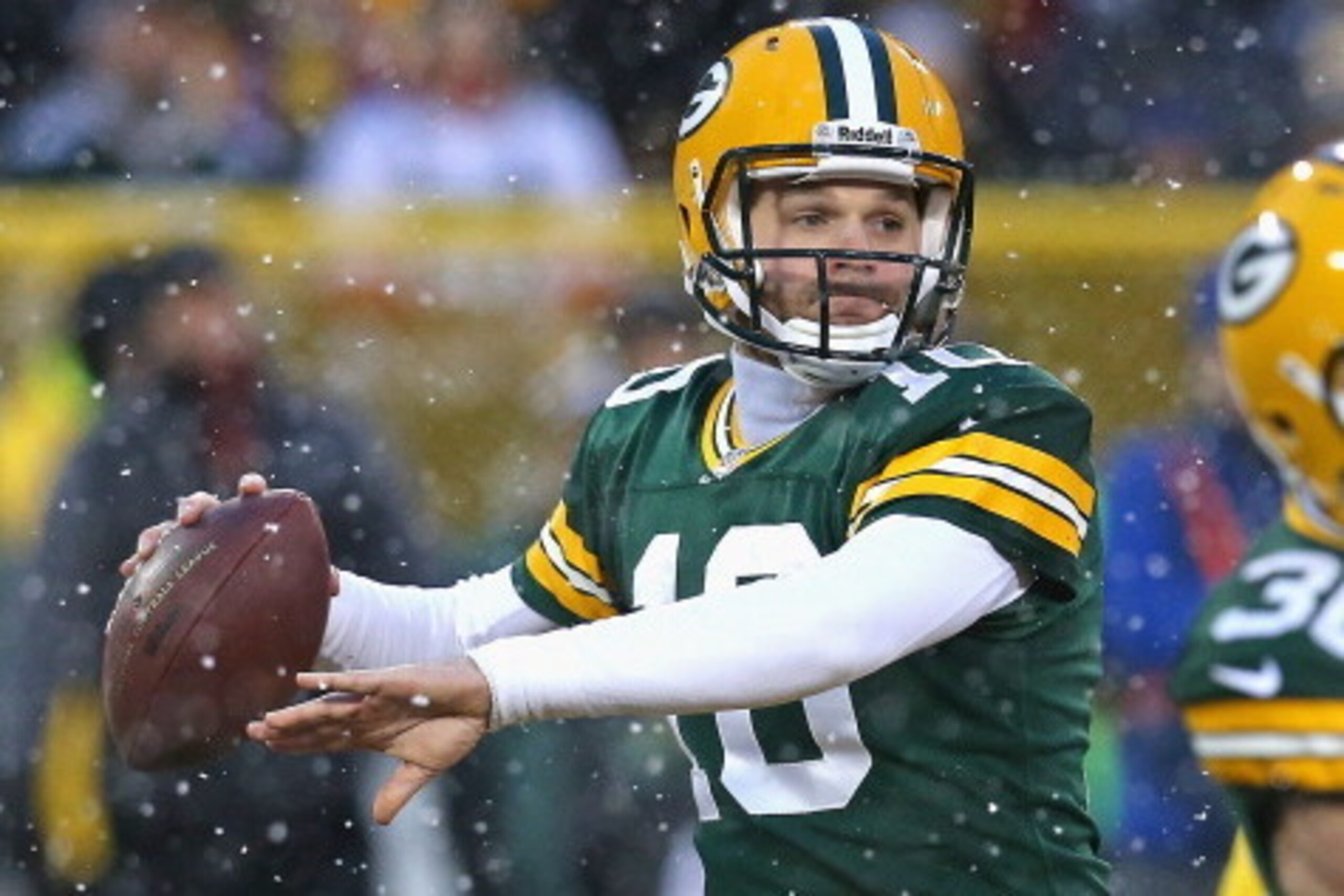 GREEN BAY, WI - DECEMBER 22: Matt Flynn #10 of the Green Bay Packers passes against the Pittsburgh Steelers at Lambeau Field on December 22, 2013 in Green Bay, Wisconsin.  (Photo by Jonathan Daniel/Getty Images)