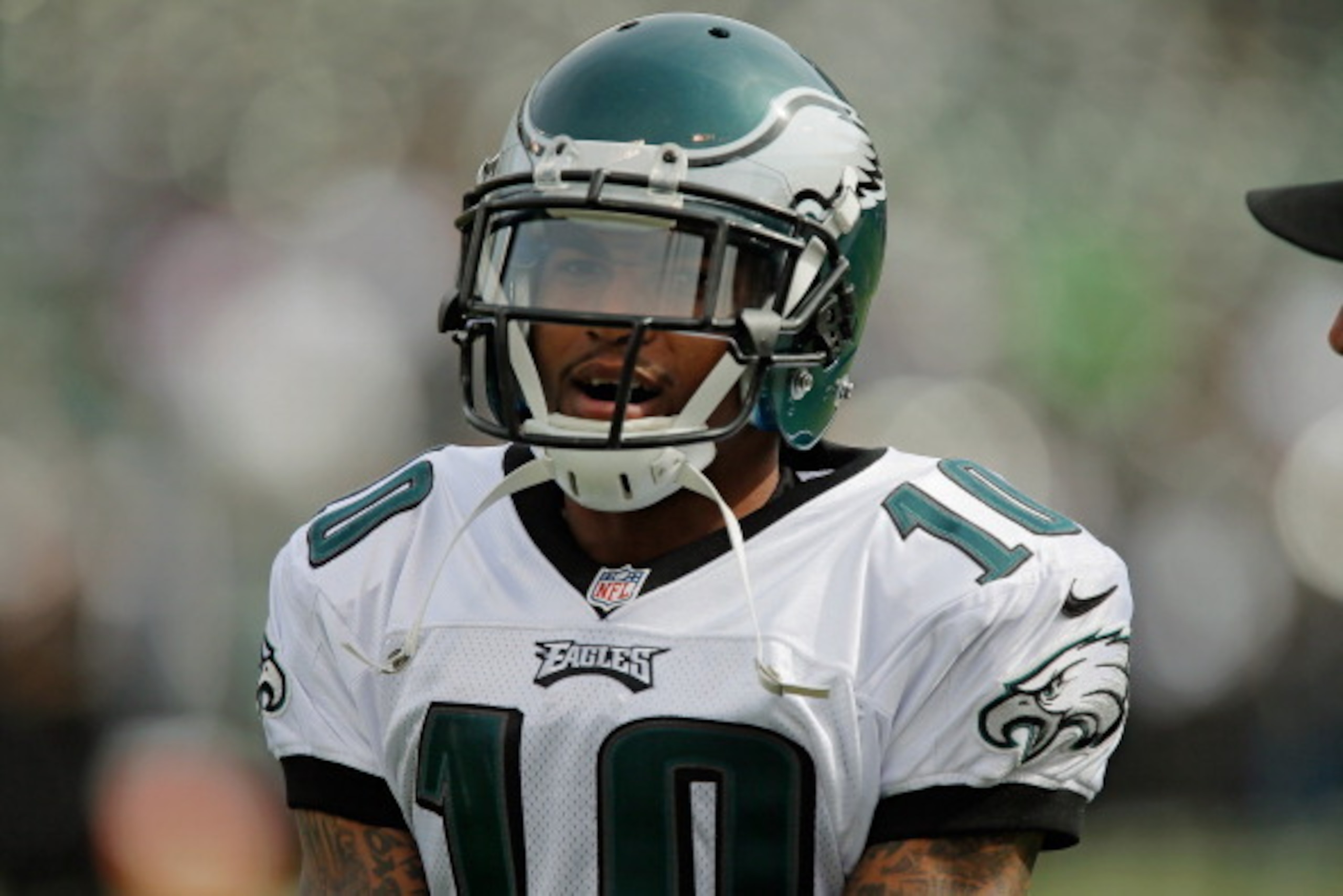 OAKLAND, CA - NOVEMBER 03:  Wide receiver DeSean Jackson #10 of the Philadelphia Eagles warms up before a game against the Oakland Raiders on November 3, 2013 at O.co Coliseum in Oakland, California.  The Eagles won 49-20. (Photo by Brian Bahr/Getty Image
