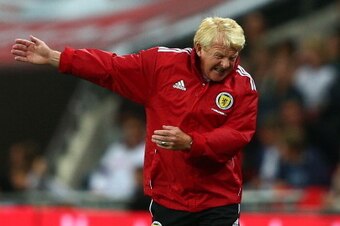 LONDON, ENGLAND - AUGUST 14:  Manager of Scotland Gordon Strachan gives instructions during the International Friendly match between England and Scotland at Wembley Stadium on August 14, 2013 in London, England.  (Photo by Clive Mason/Getty Images)