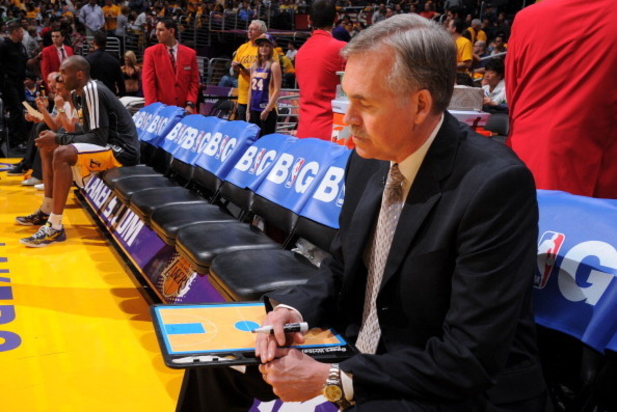 LOS ANGELES, CA - MARCH 10: Head coach Mike D'Antoni of the Los Angeles Lakers and Kobe Bryant #24 sit on the bench before the second half of their game against the Chicago Bulls at Staples Center on March 10, 2013 in Los Angeles, California. NOTE TO USER
