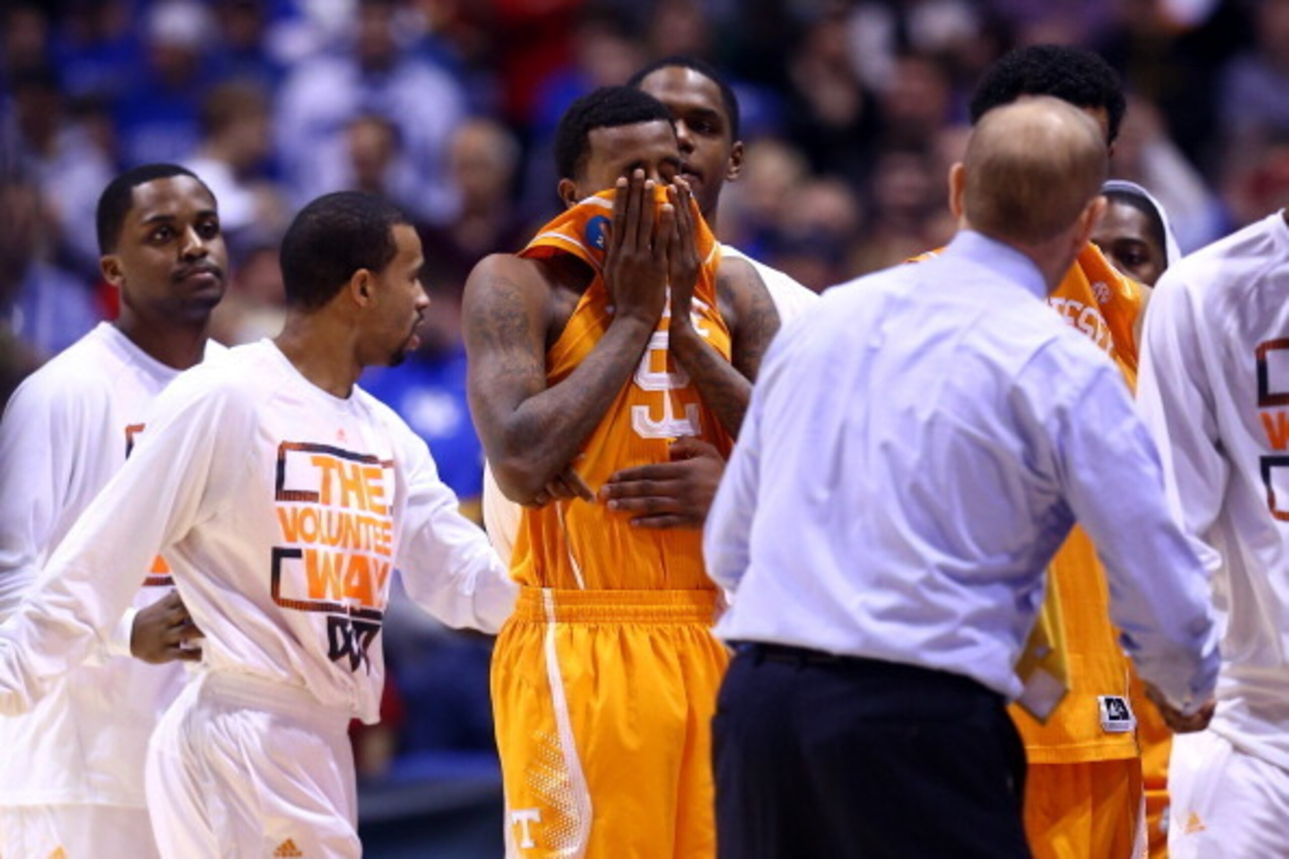 INDIANAPOLIS, IN - MARCH 28:  Jordan McRae #52 of the Tennessee Volunteers reacts after missing the final shot of the game to be defeated by the Michigan Wolverines 73 to 71 during the regional semifinal of the 2014 NCAA Men's Basketball Tournament at Luc