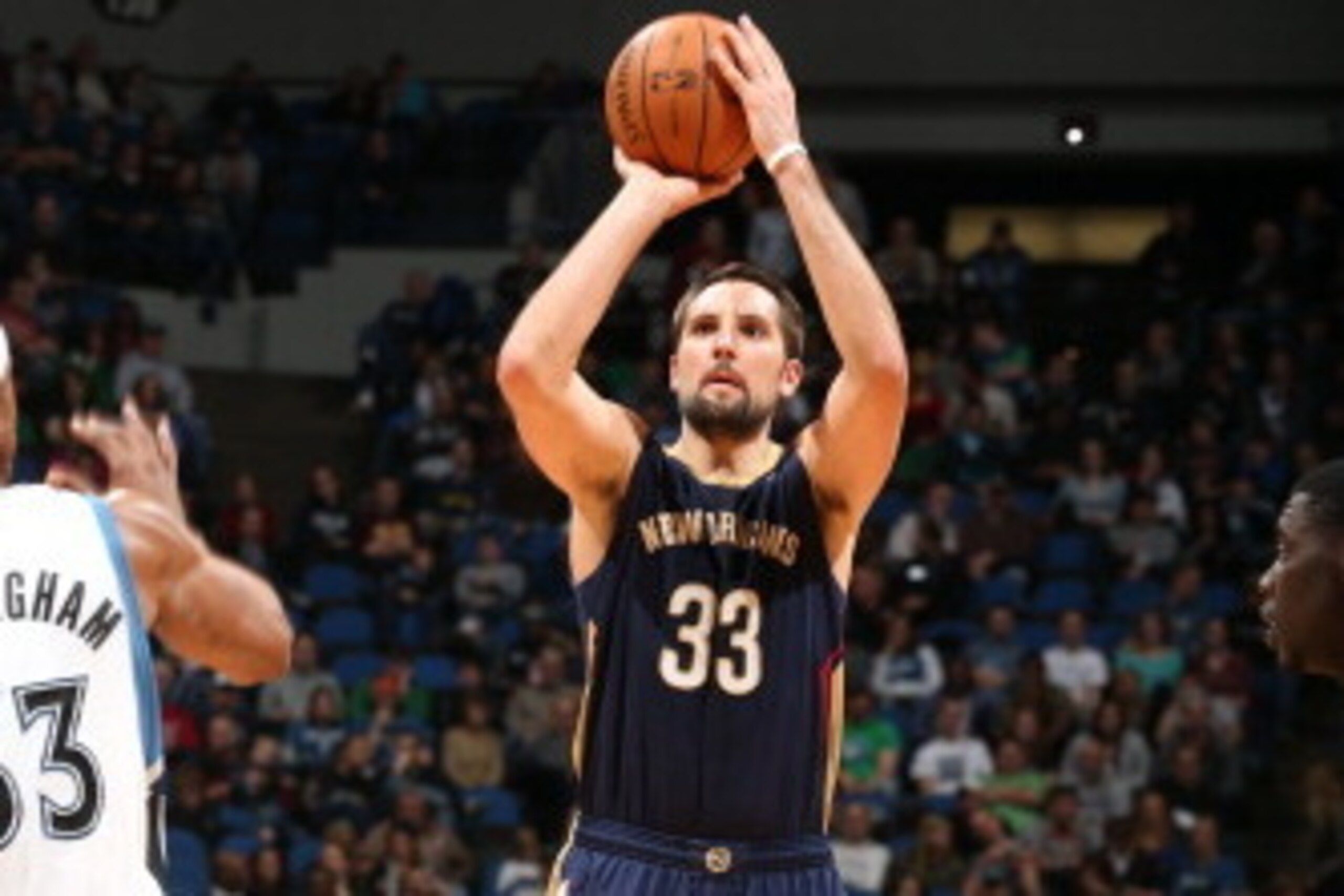 MINNEAPOLIS, MN - JANUARY 1: Ryan Anderson #33 of the New Orleans Pelicans shoots the ball against the Minnesota Timberwolves during the game on January 1, 2014 at Target Center in Minneapolis, Minnesota. NOTE TO USER: User expressly acknowledges and agre