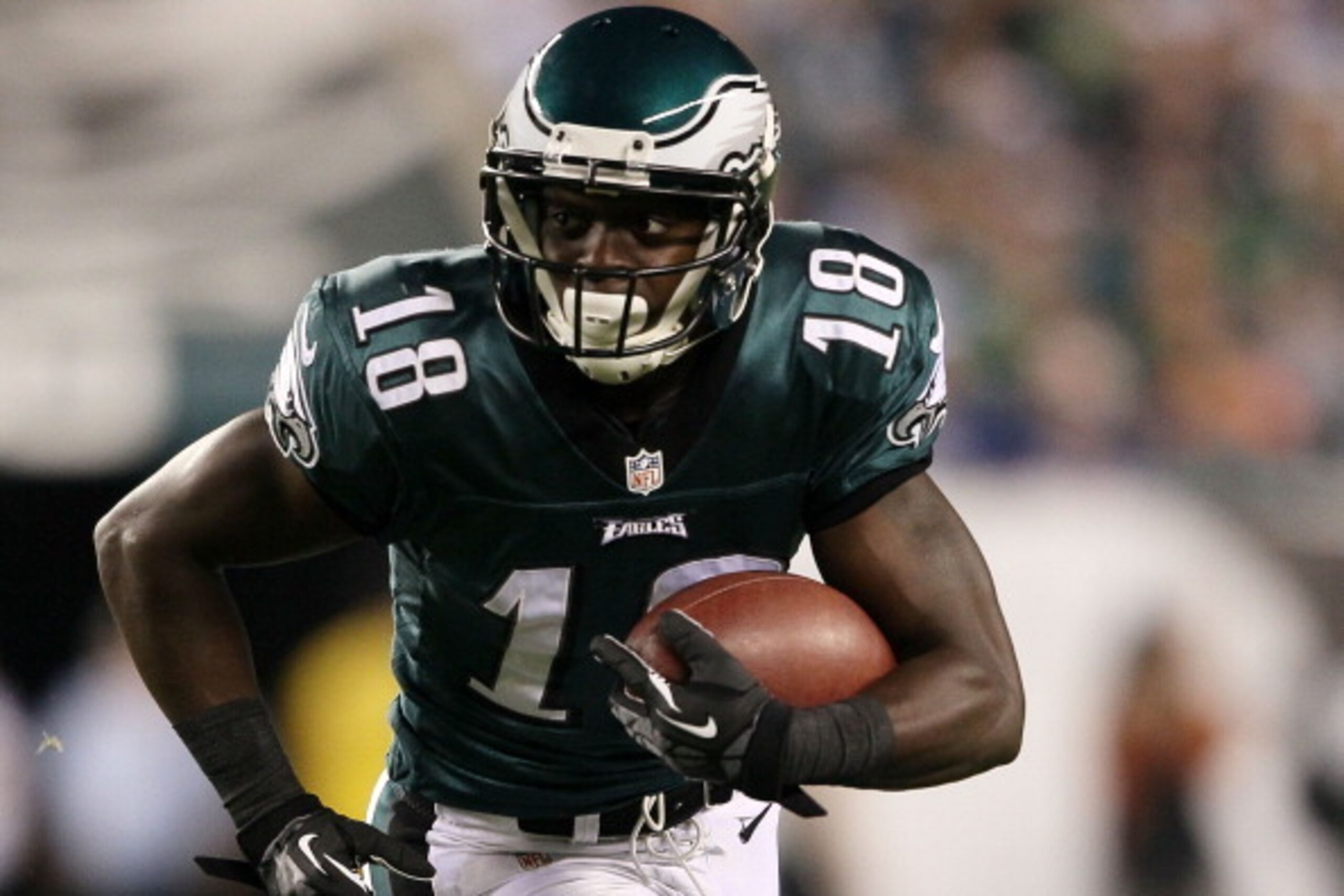 PHILADELPHIA, PA - SEPTEMBER 30:  Wide receiver Jeremy Maclin #18 of the Philadelphia Eagles in action against the New York Giants at Lincoln Financial Field on September 30, 2012 in Philadelphia, Pennsylvania.  (Photo by Alex Trautwig/Getty Images)