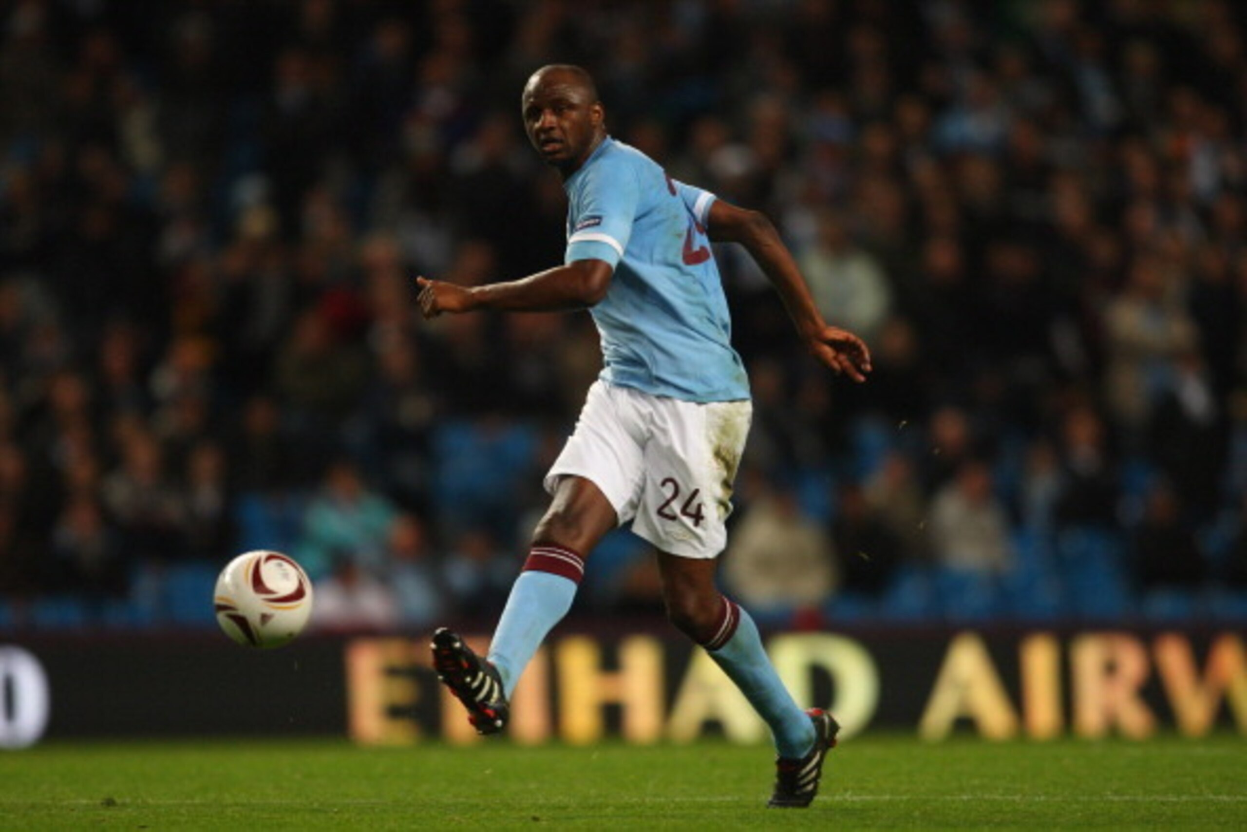 MANCHESTER, ENGLAND - OCTOBER 21:  Manchester City player Patrick Vieira in action during the UEFA Europa League Group A match between Manchester City and KKS Lech Poznan at City of Manchester Stadium on October 21, 2010 in Manchester, England.  (Photo by
