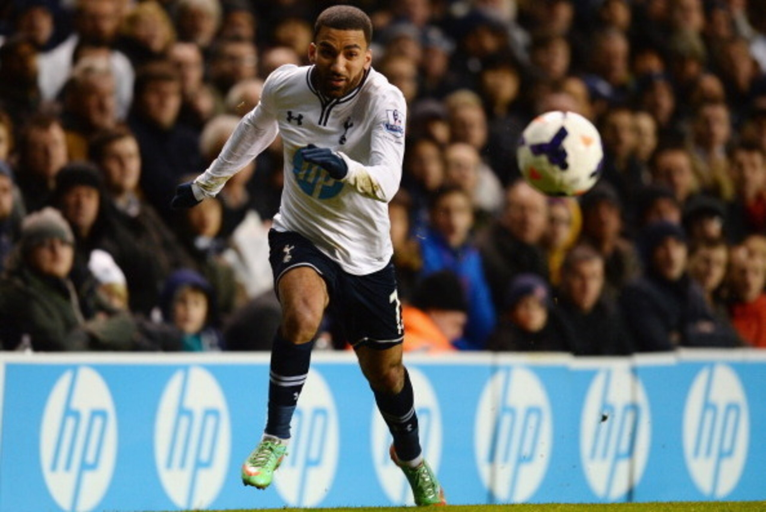 LONDON, ENGLAND - MARCH 02:  Aaron Lennon of Tottenham in action during the Barclays Premier League match between Tottenham Hotspur and Cardiff City at White Hart Lane on March 2, 2014 in London, England.  (Photo by Mike Hewitt/Getty Images)