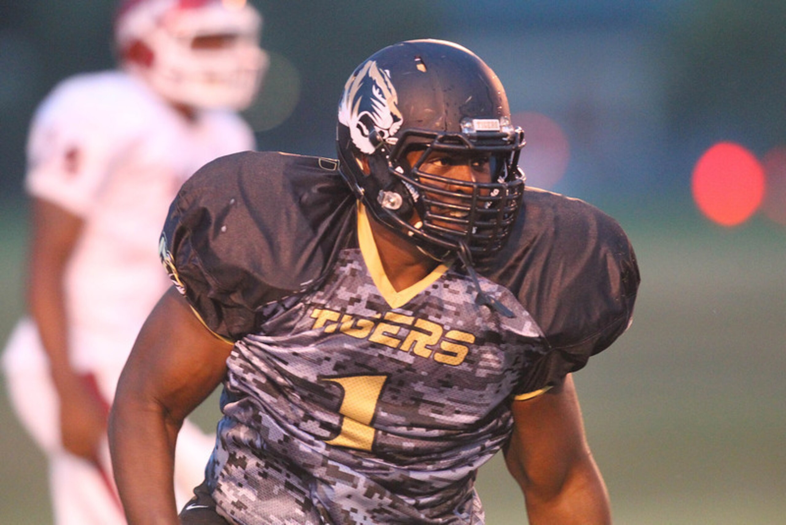 Ole Miss QB/DT/DE/OL/TE Jeremy Liggins