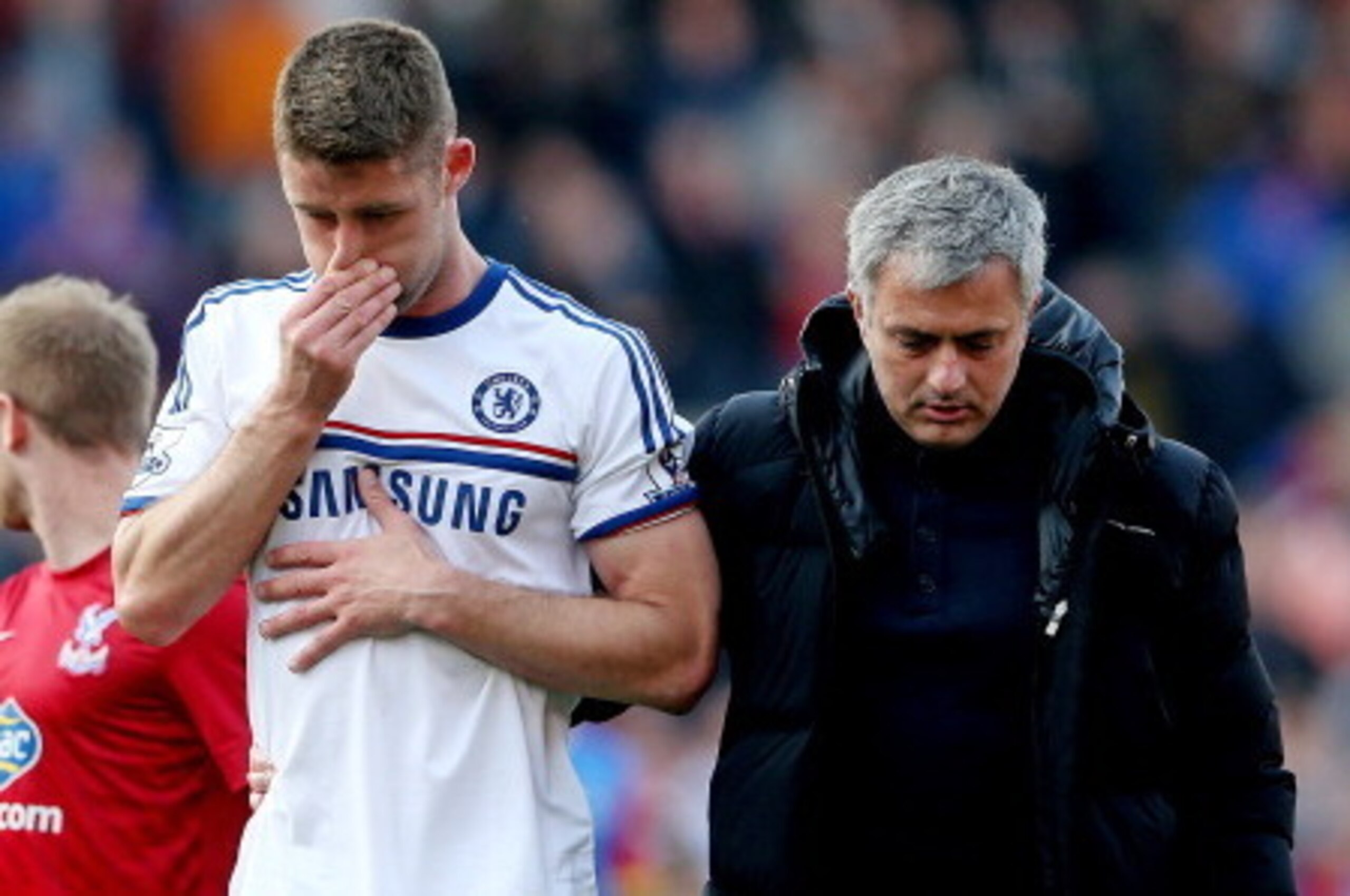 LONDON, ENGLAND - MARCH 29:  Chelsea manager Jose Mourinho and Gary Cahill during the Barclays Premier League match between Crystal Palace and Chelsea at Selhurst Park on March 29, 2014 in London, England.  (Photo by Scott Heavey/Getty Images)