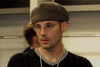 Jeff Pearlman (shown in June 2000) became known around baseball clubhouses for more than his  familiar cap.