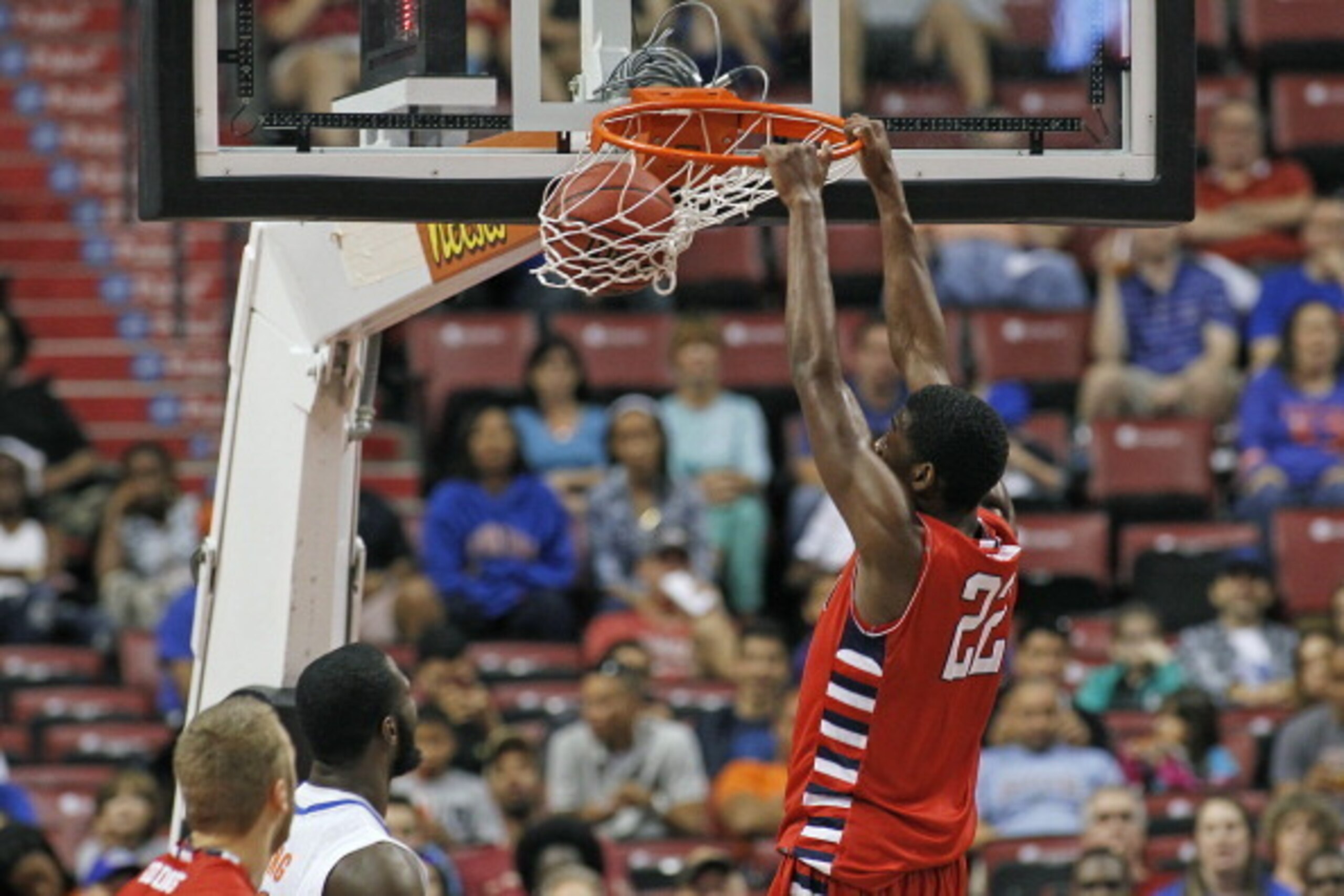 SUNRISE, FL - DECEMBER 21: Paul Watson #22 of the Fresno State Bulldogs dunks the ball against the Florida Gators during the MetroPCS Orange Bowl Basketball Classic on December 21, 2013 at the BB&T Center in Sunrise, Florida. Florida defeated Fresno State SUNRISE, FL - DECEMBER 21: Paul Watson #22 of the Fresno State Bulldogs dunks the ball against the Florida Gators during the MetroPCS Orange Bowl Basketball Classic on December 21, 2013 at the BB&T Center in Sunrise, Florida. Florida defeated Fresno State