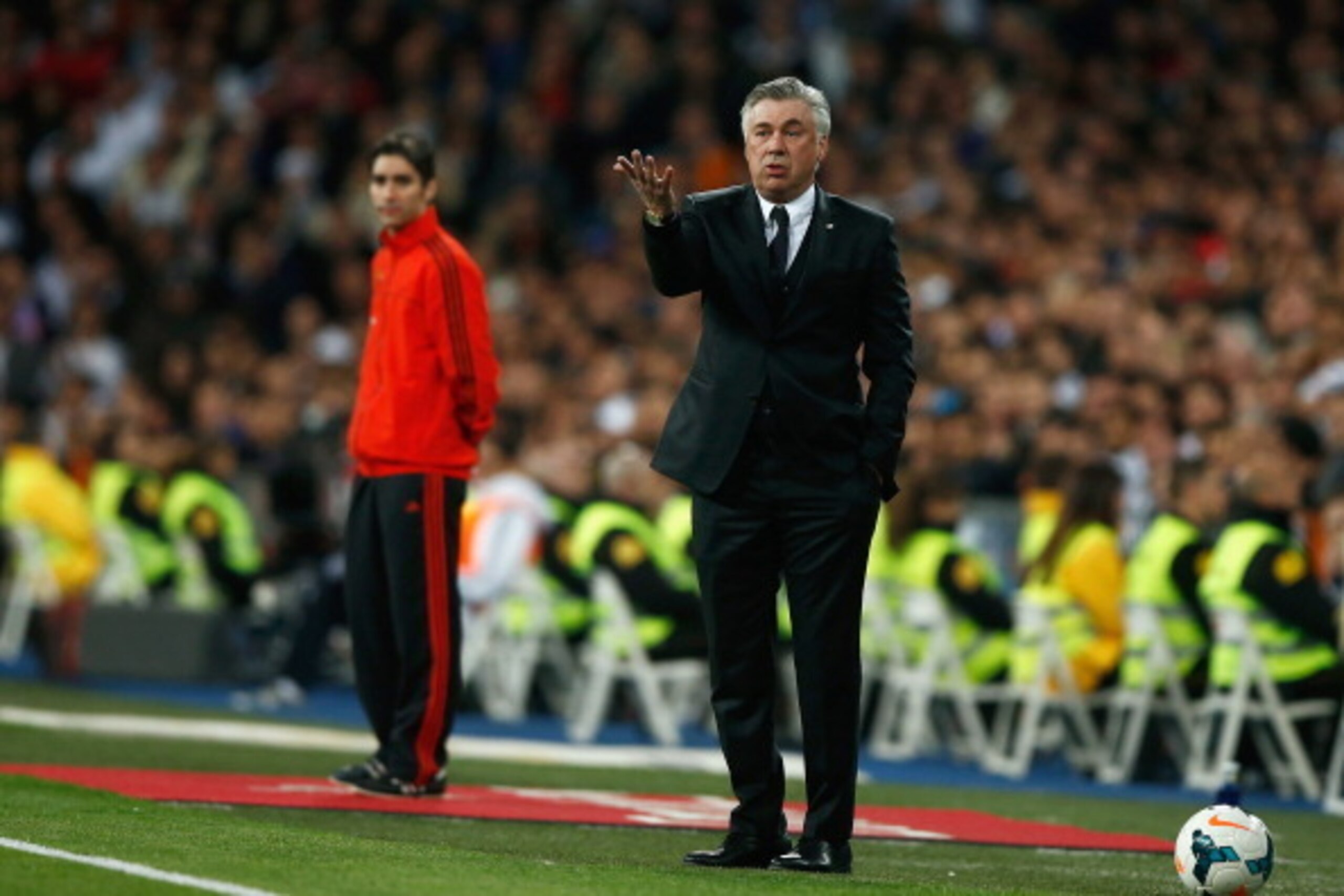 MADRID, SPAIN - MARCH 23:  Carlo Ancelotti, coach of Real Madrid gestures during the La Liga match between Real Madrid CF and FC Barcelona at the Bernabeu on March 23, 2014 in Madrid, Spain.  (Photo by Gonzalo Arroyo Moreno/Getty Images)