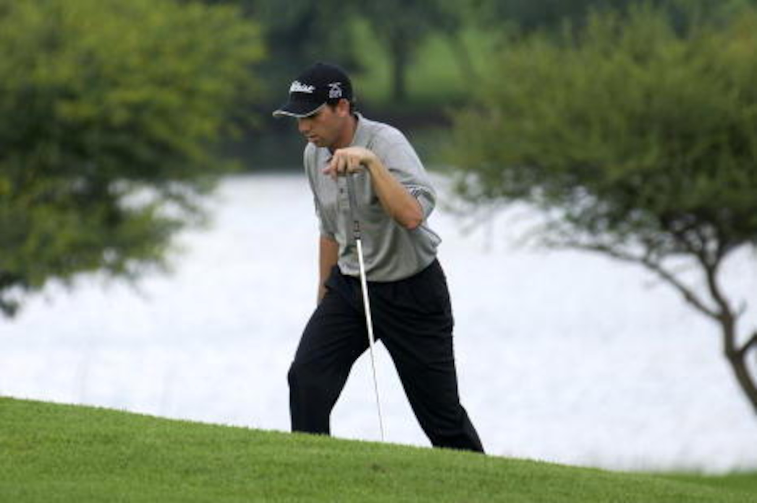 30 Nov 2001:  Sergio Garcia of Spain makes his way down the 17th fairway during the second day of Nedbank Golf Challenge at the Gary Player Country Club, Sun City, South Africa. DIGITAL IMAGE. Mandatory Credit: Ross Kinnaird/ALLSPORT