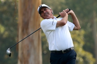 PACIFIC PALISADES, CA - FEBRUARY 13:  Fred Couples hits a tee shot on the 9th hole in the first round of the Northern Trust Open at the Riviera Country Club on February 13, 2014 in Pacific Palisades, California.  (Photo by Stephen Dunn/Getty Images)