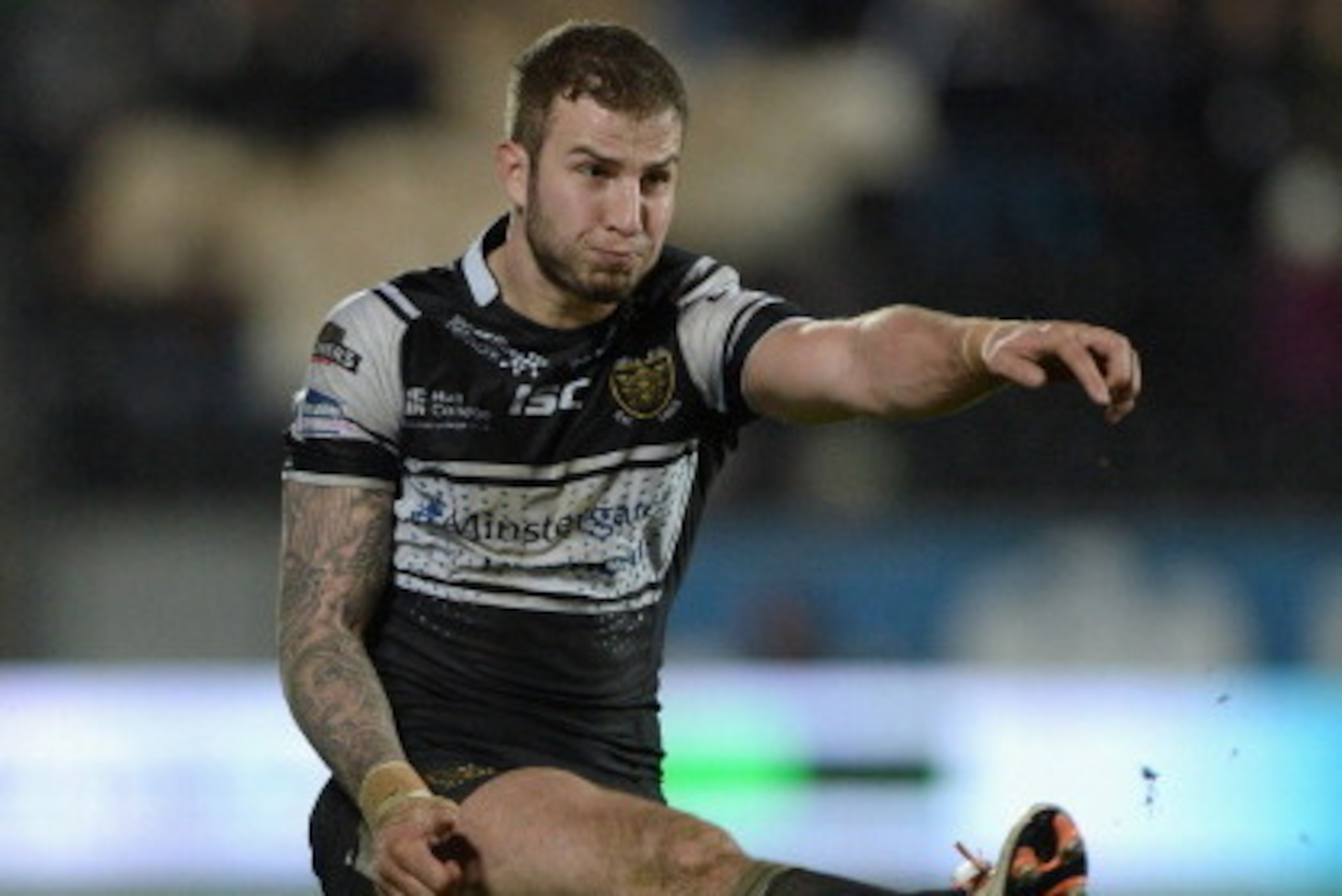 HULL, ENGLAND - FEBRUARY 14: Ben Crooks of Hull FC kicks at goal during the Super League match between Hull FC and Catalans Dragons at KC Stadium on February 14, 2014 in Hull, England. (Photo by Gareth Copley/Getty Images) HULL, ENGLAND - FEBRUARY 14: Ben Crooks of Hull FC kicks at goal during the Super League match between Hull FC and Catalans Dragons at KC Stadium on February 14, 2014 in Hull, England. (Photo by Gareth Copley/Getty Images)