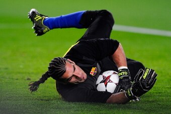 BARCELONA, SPAIN - DECEMBER 11:  Jose Manuel Pinto of FC Barcelona in action during the warm up prior to the Champions League Group H match between FC Barcelona and Celtic FC at Camp Nou on December 11, 2013 in Barcelona, Spain.  (Photo by David Ramos/Get