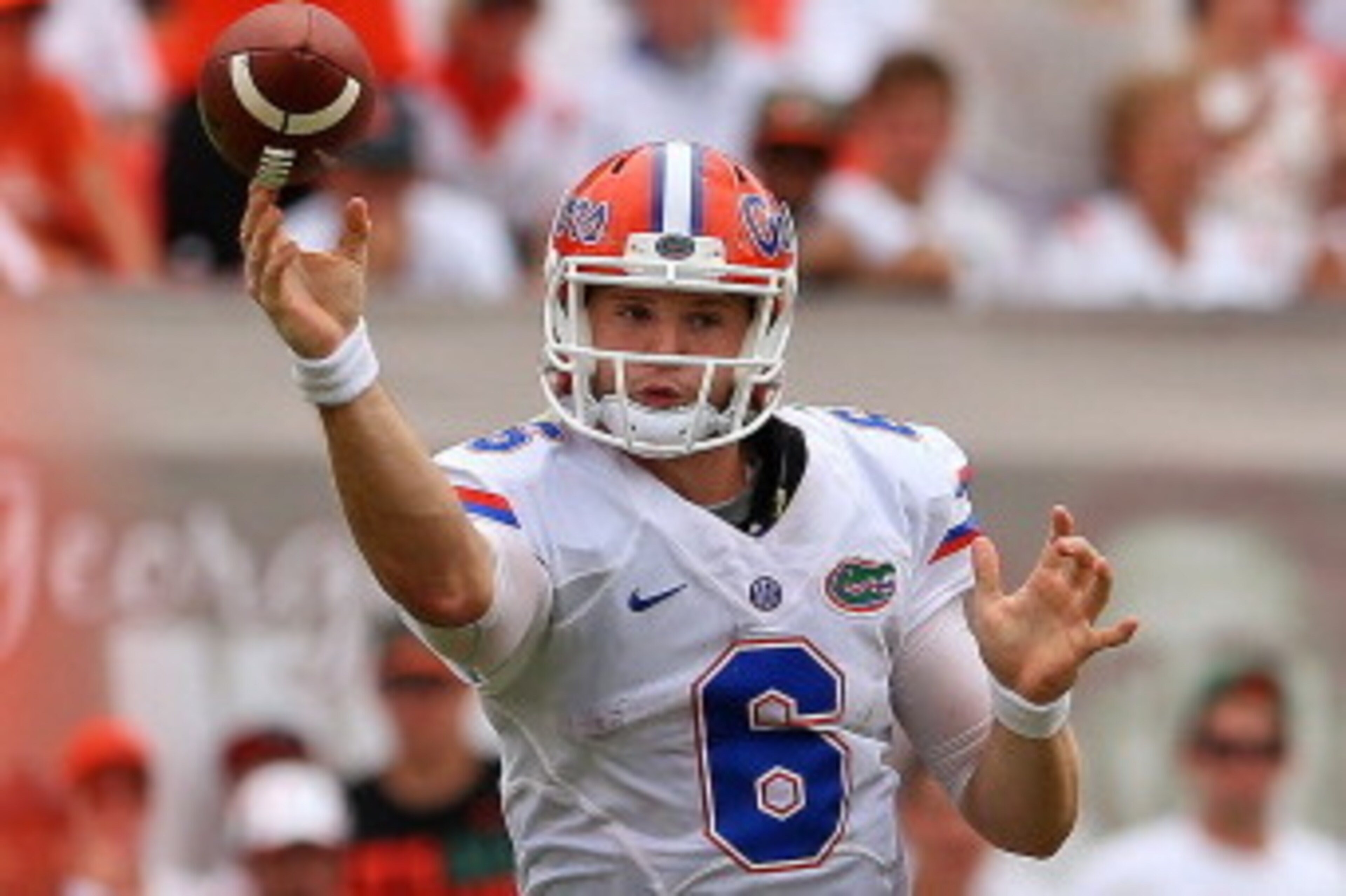 MIAMI GARDENS, FL - SEPTEMBER 07:  Jeff Driskel #6 of the Florida Gators passes during a game against the Miami Hurricanes at Sun Life Stadium on September 7, 2013 in Miami Gardens, Florida.  (Photo by Mike Ehrmann/Getty Images)