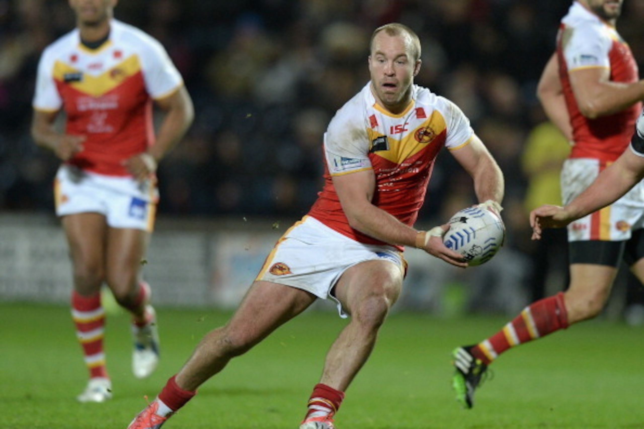 HULL, ENGLAND - FEBRUARY 14:  Ian Henderson of Catalan Dragons in action during the Super League match between Hull FC and Catalans Dragons at KC Stadium on February 14, 2014 in Hull, England.  (Photo by Gareth Copley/Getty Images)