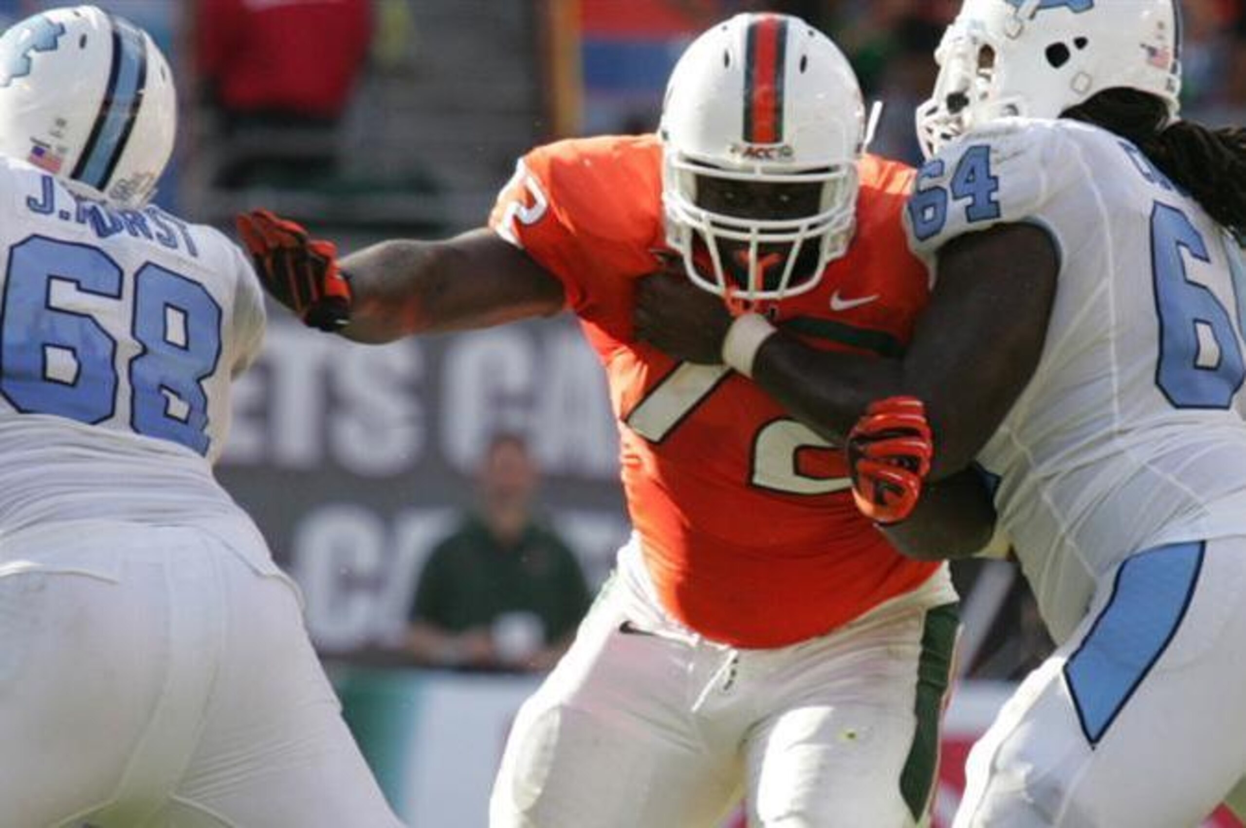 Earl Moore via 247Sports