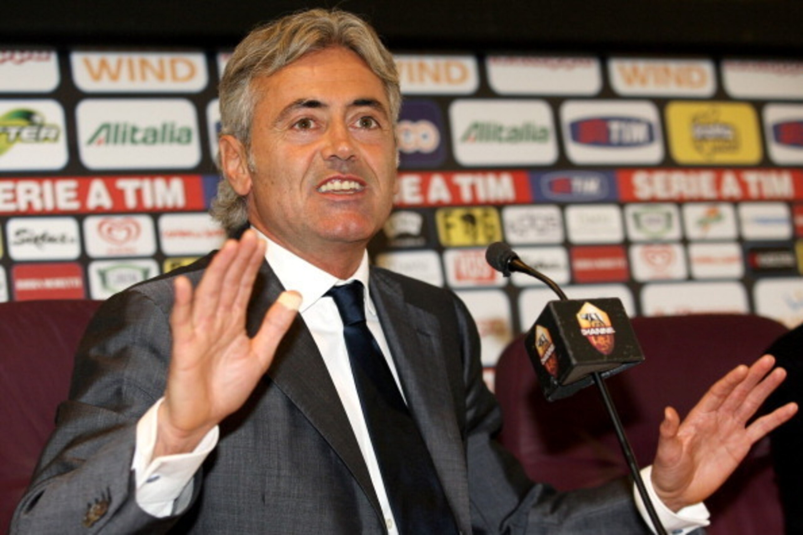 ROME, ITALY - OCTOBER 21:  New general manager of AS Roma, Franco Baldini attends a press conference at Centro Sportivo Fulvio Bernardini on October 21, 2011 in Rome, Italy.  (Photo by Paolo Bruno/Getty Images)