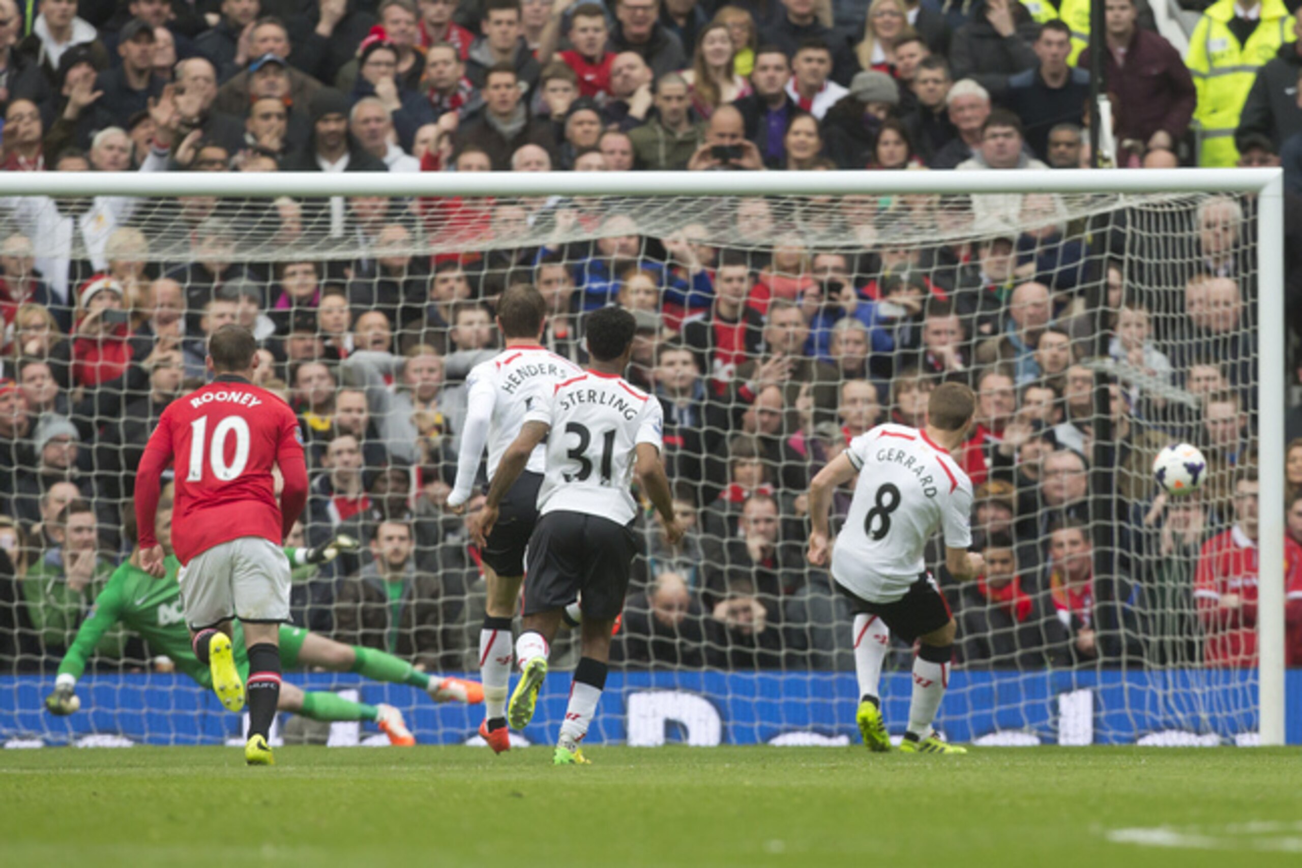Steven Gerrard scored two and missed one penalty in Liverpool's 3-0 win over United.